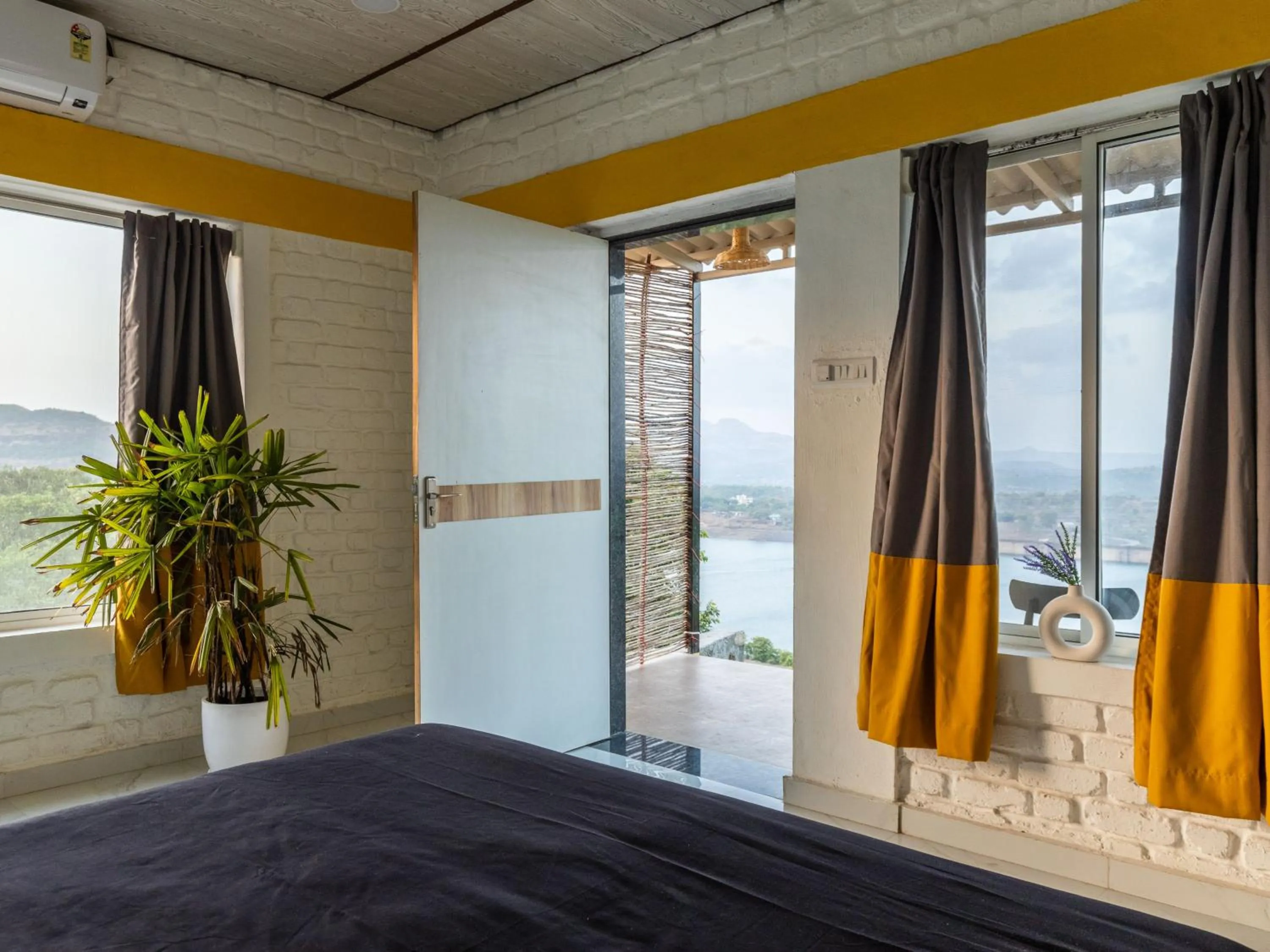 Bed in The Hosteller Bhandardara