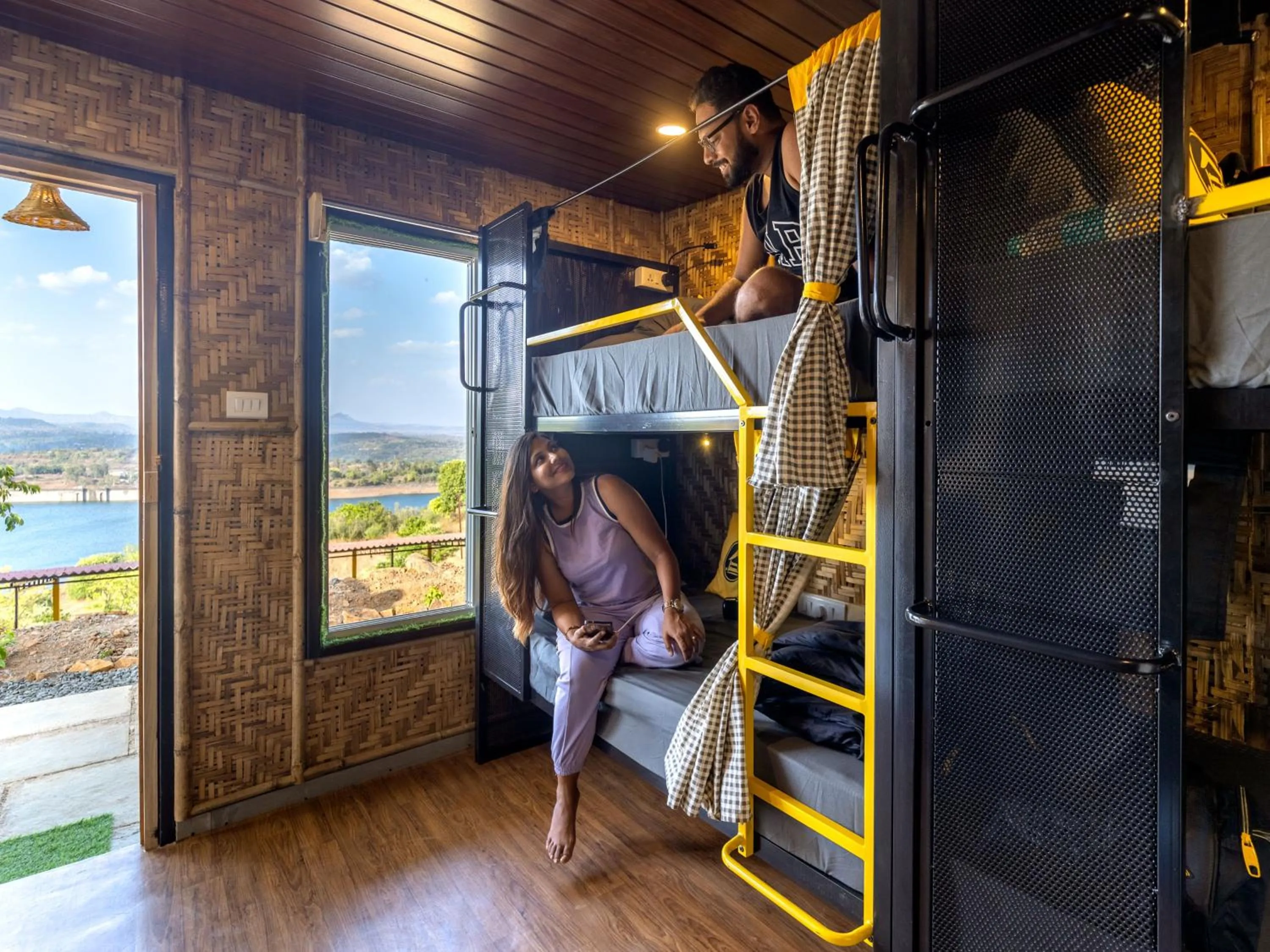 Communal lounge/ TV room in The Hosteller Bhandardara