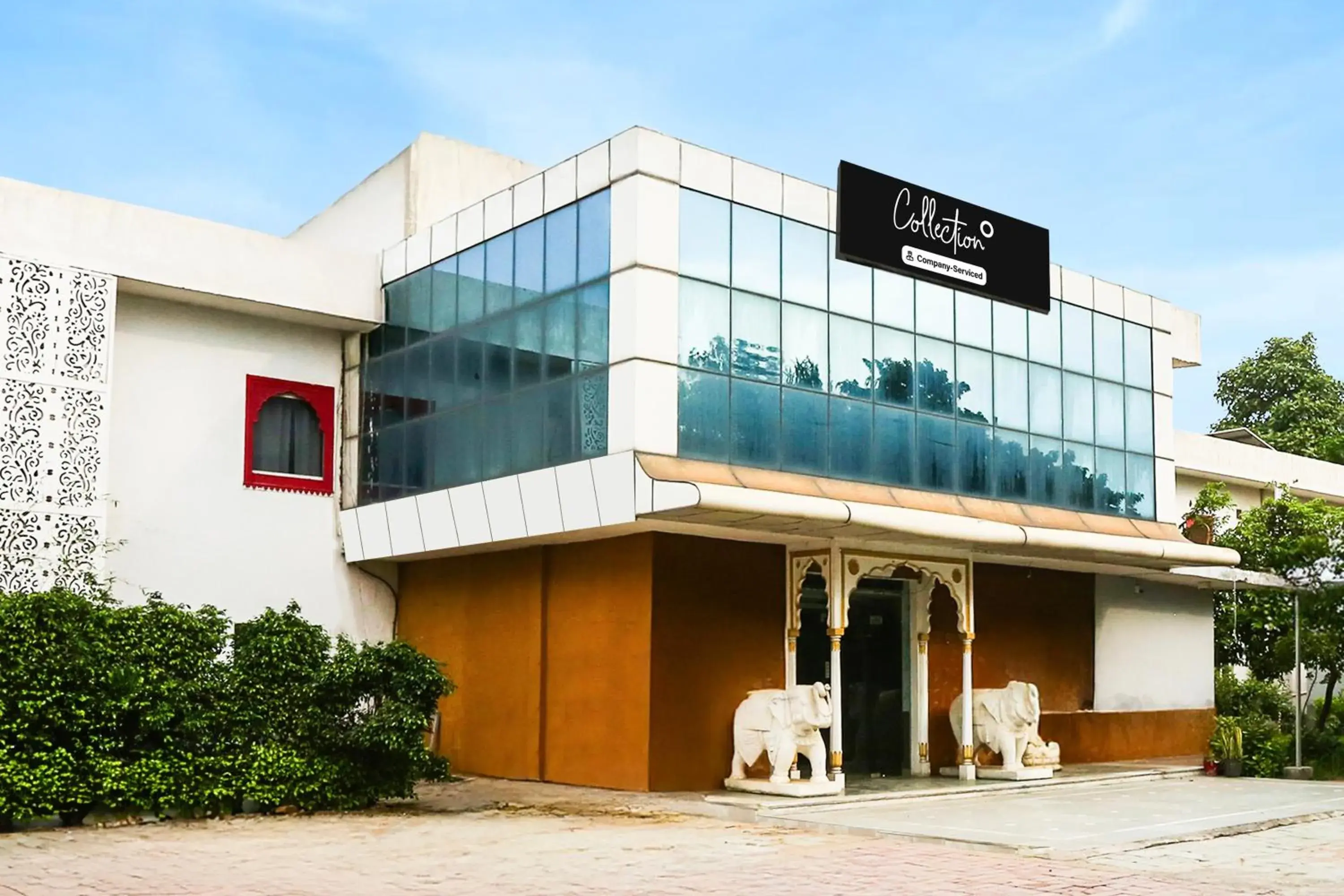 Facade/entrance in Super Collection O Bhiwadi Facade/entrance in Super Collection O Bhiwadi