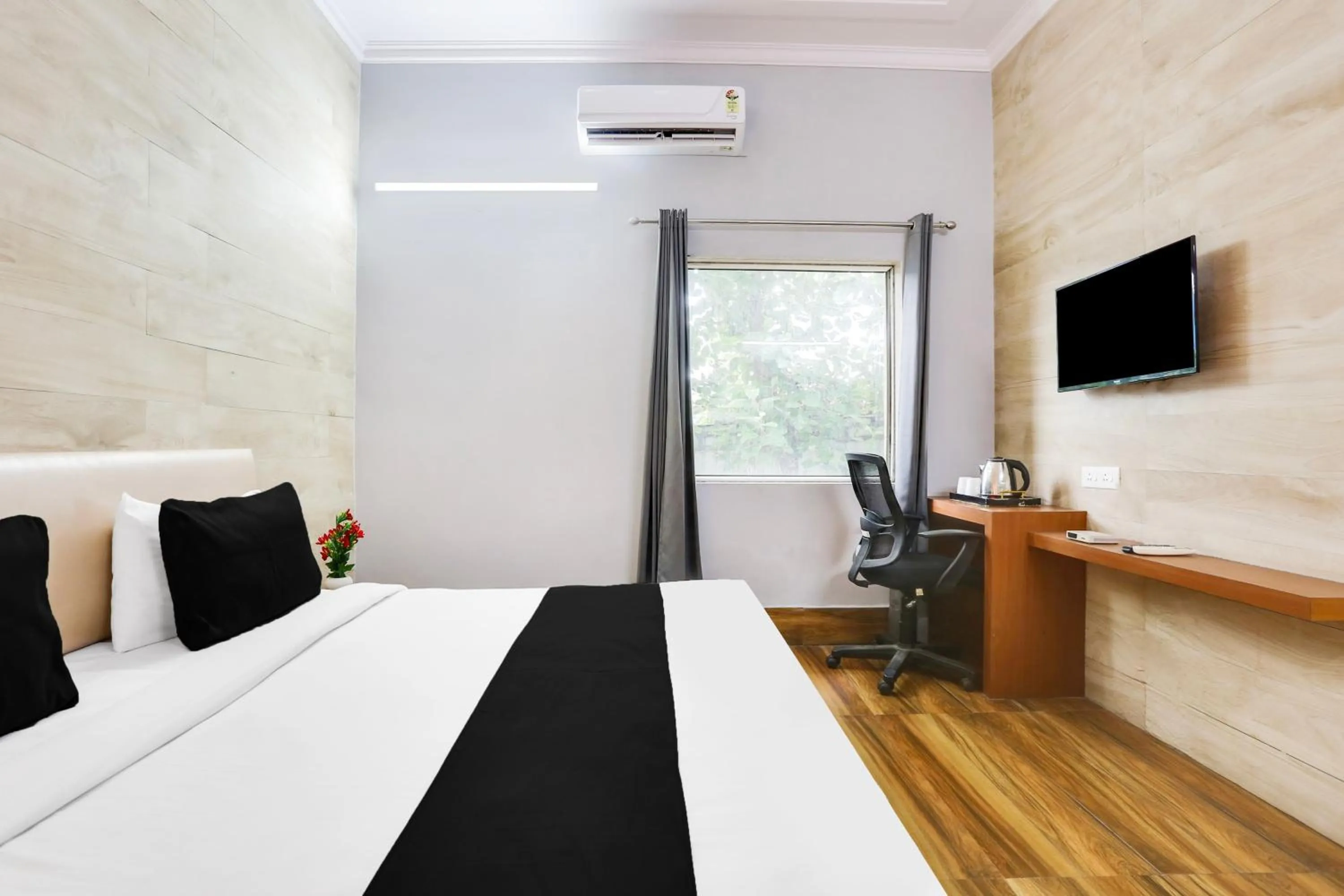 Bedroom, Bed in Super Collection O Bhiwadi