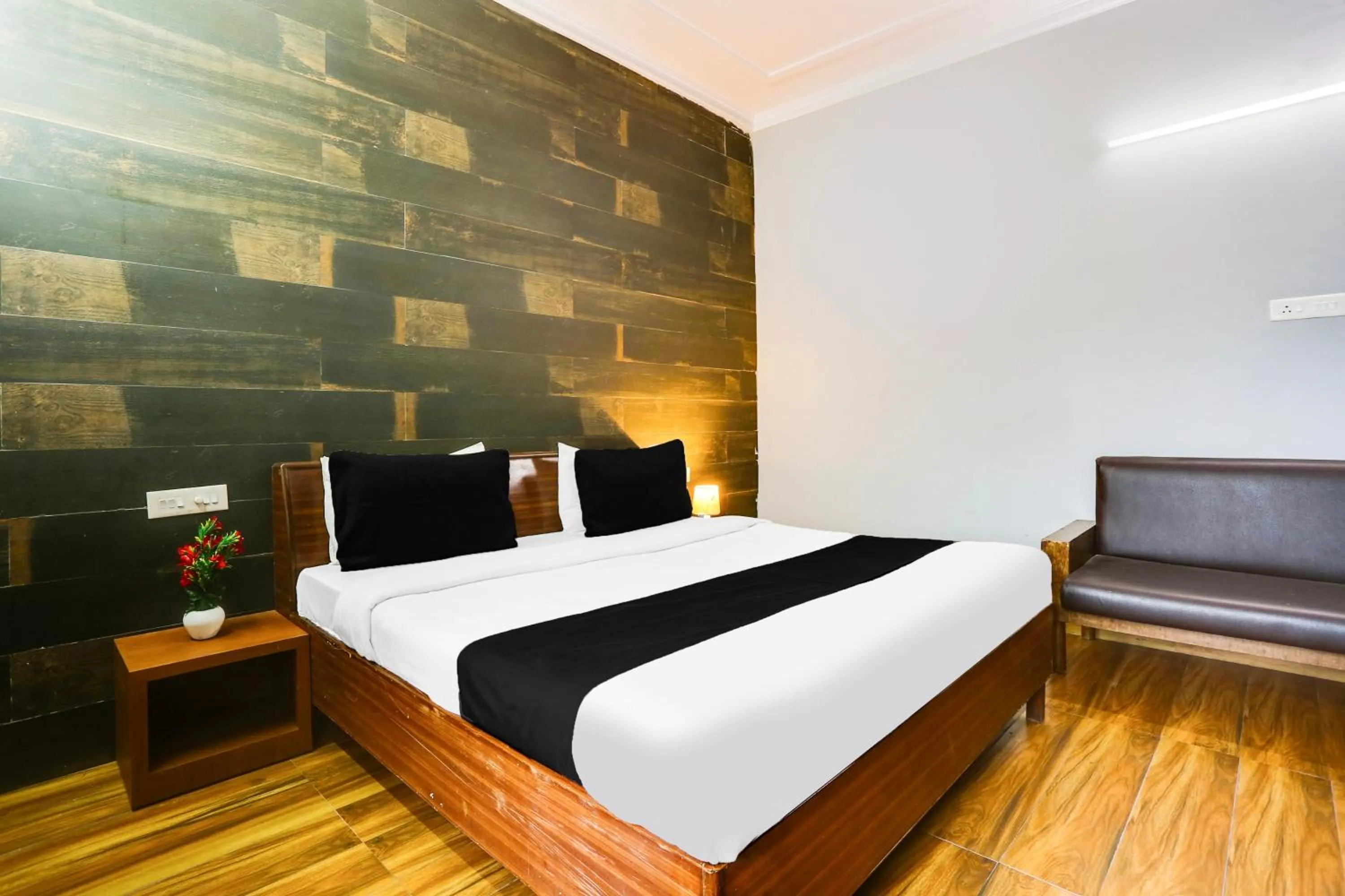 Bedroom, Bed in Super Collection O Bhiwadi