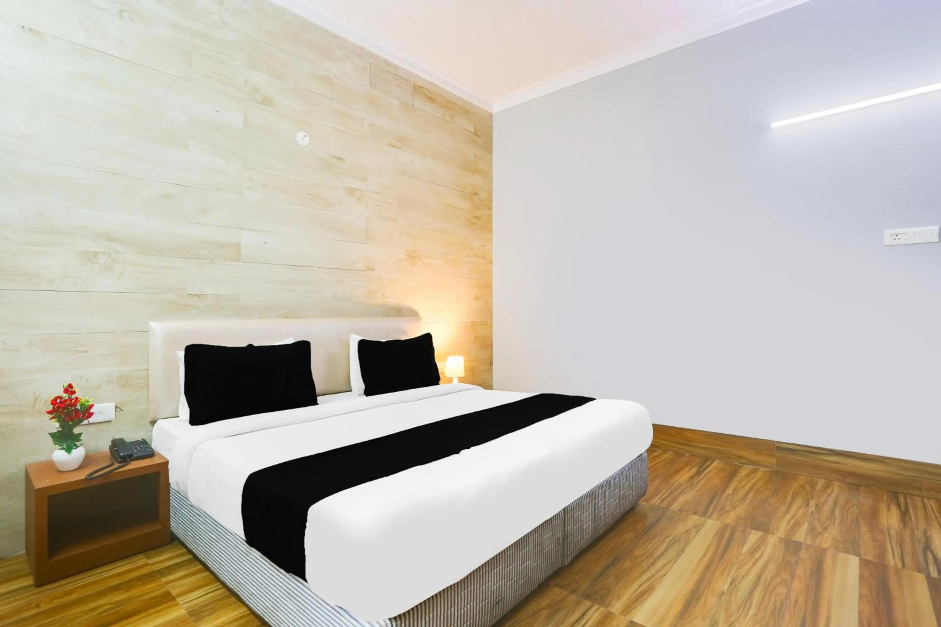 Bedroom, Bed in Super Collection O Bhiwadi