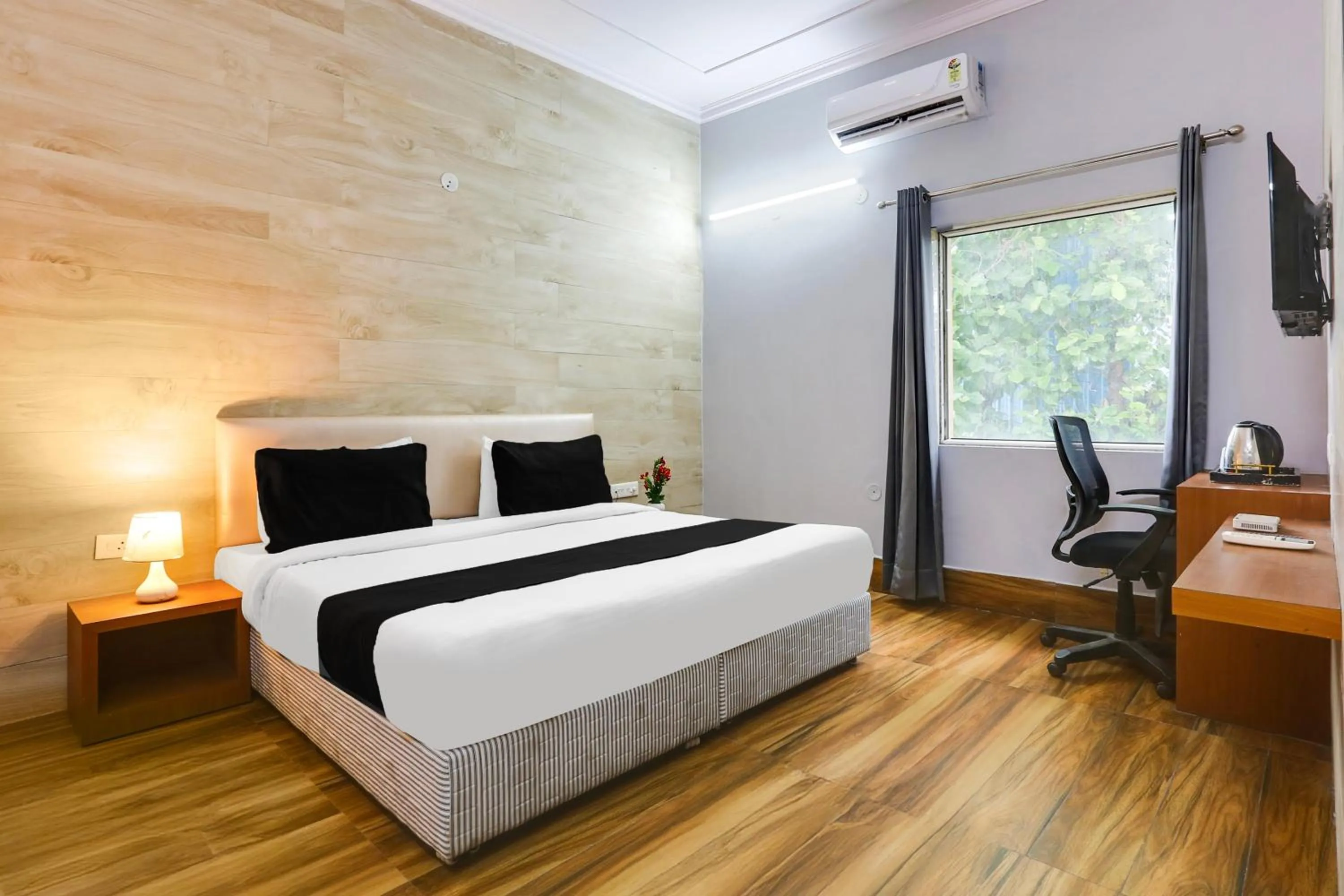 Bedroom, Bed in Super Collection O Bhiwadi