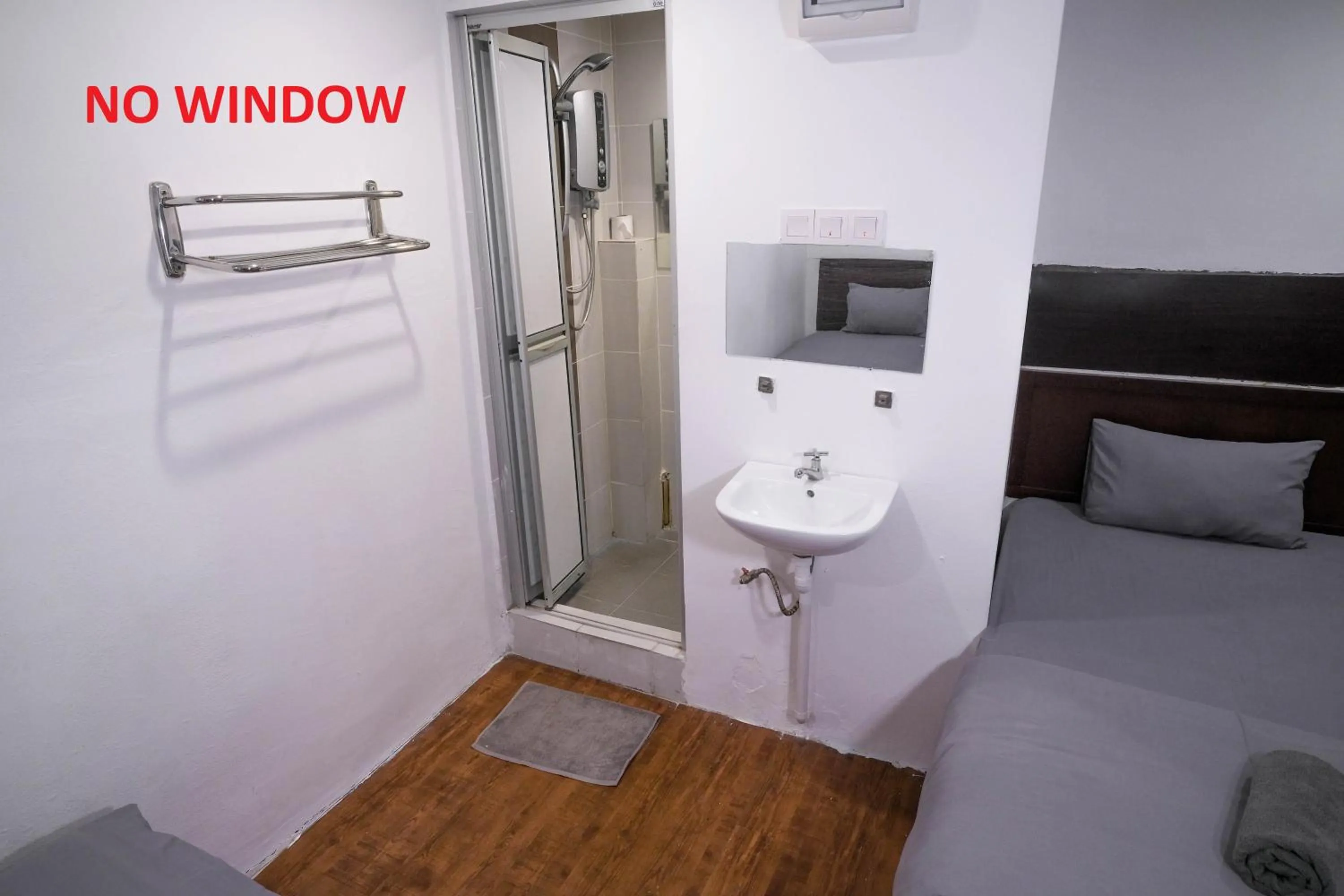 Bathroom in Heritage Inn