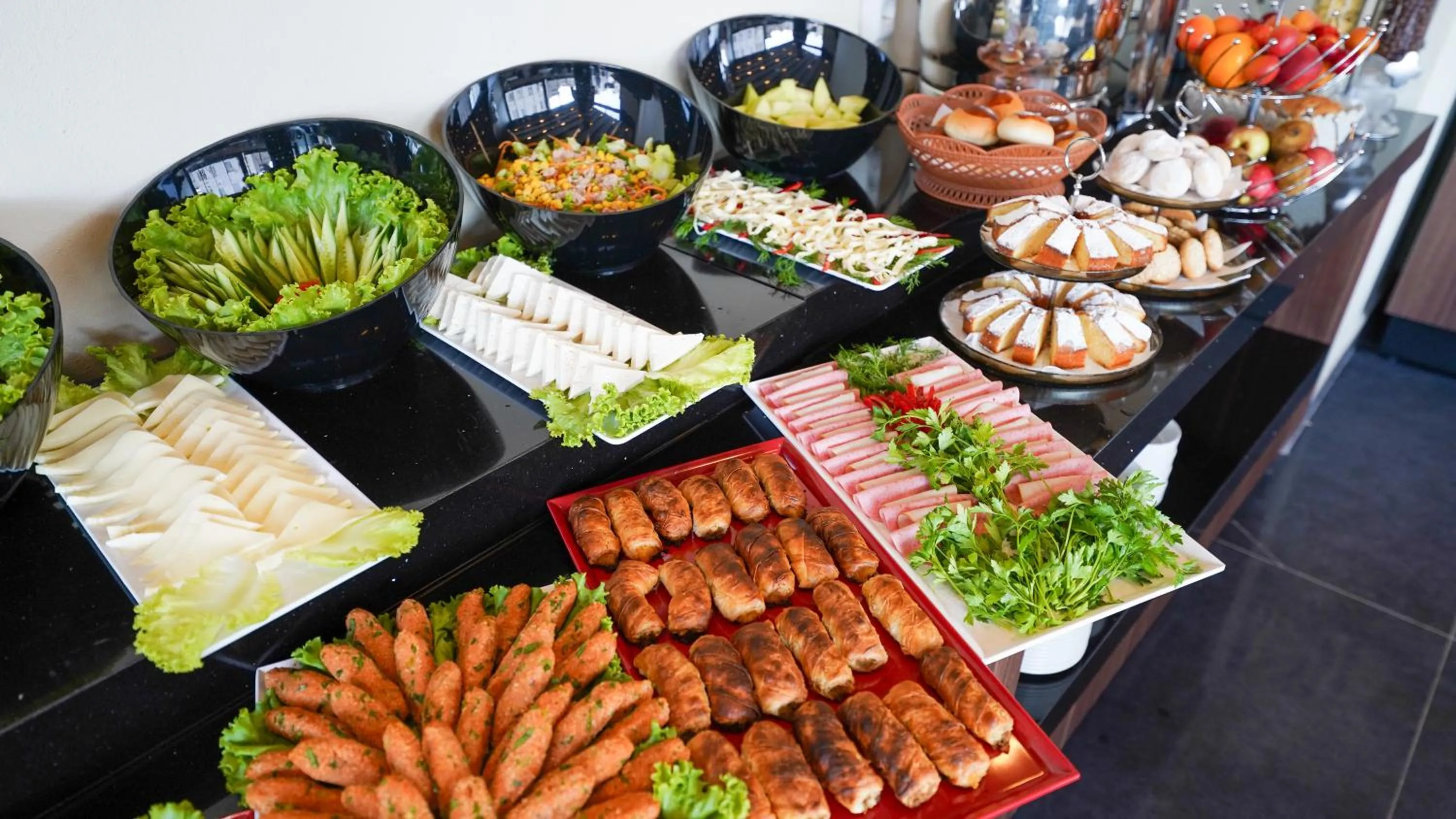 Buffet breakfast in Bellezza Hotel