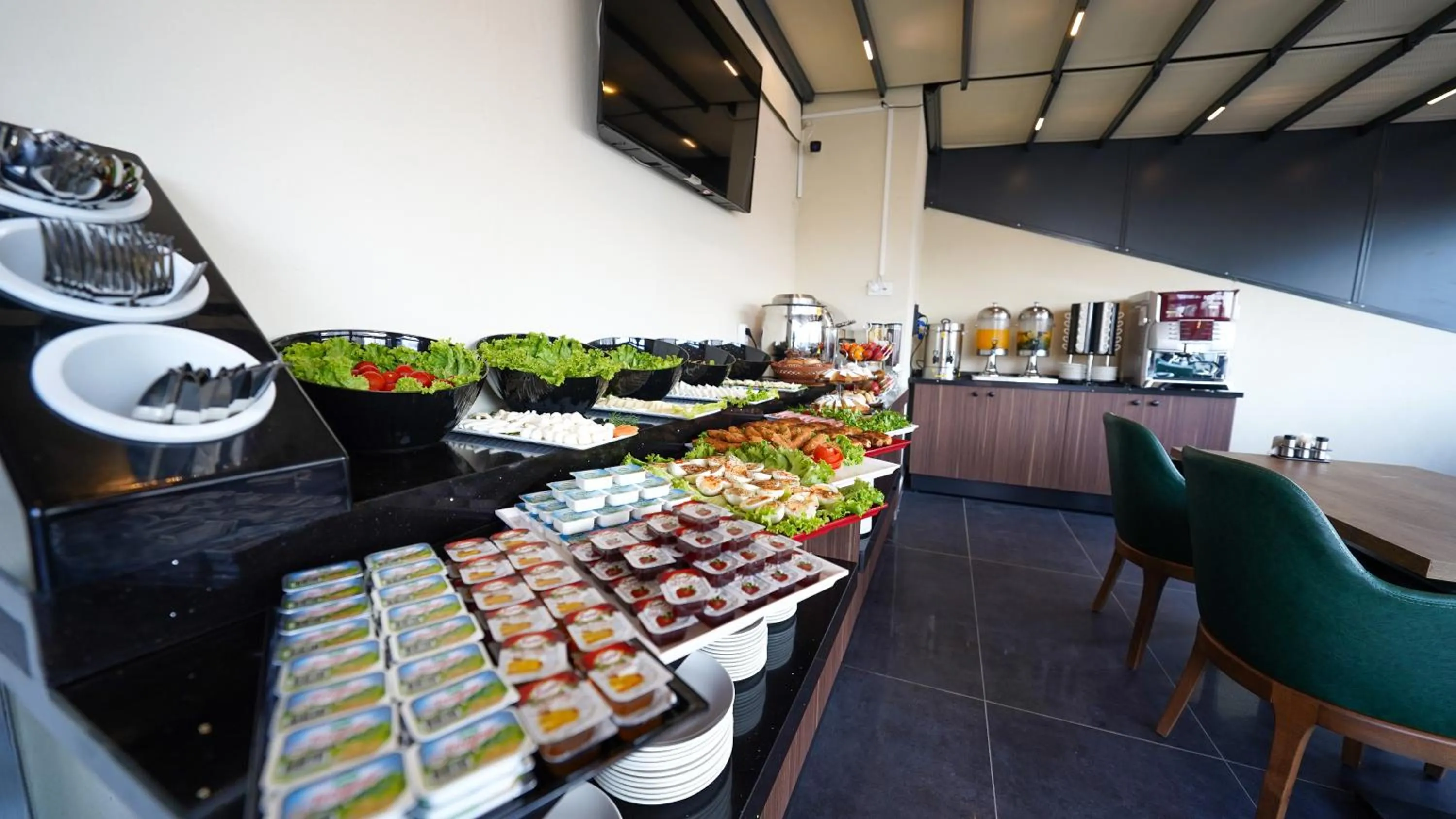 Kitchen or kitchenette in Bellezza Hotel