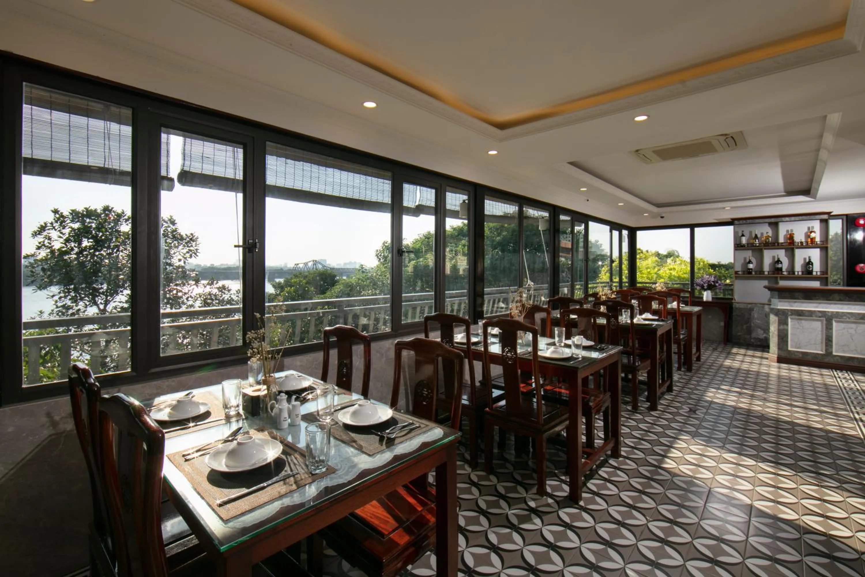 Restaurant/places to eat in Nam Hai Hotel