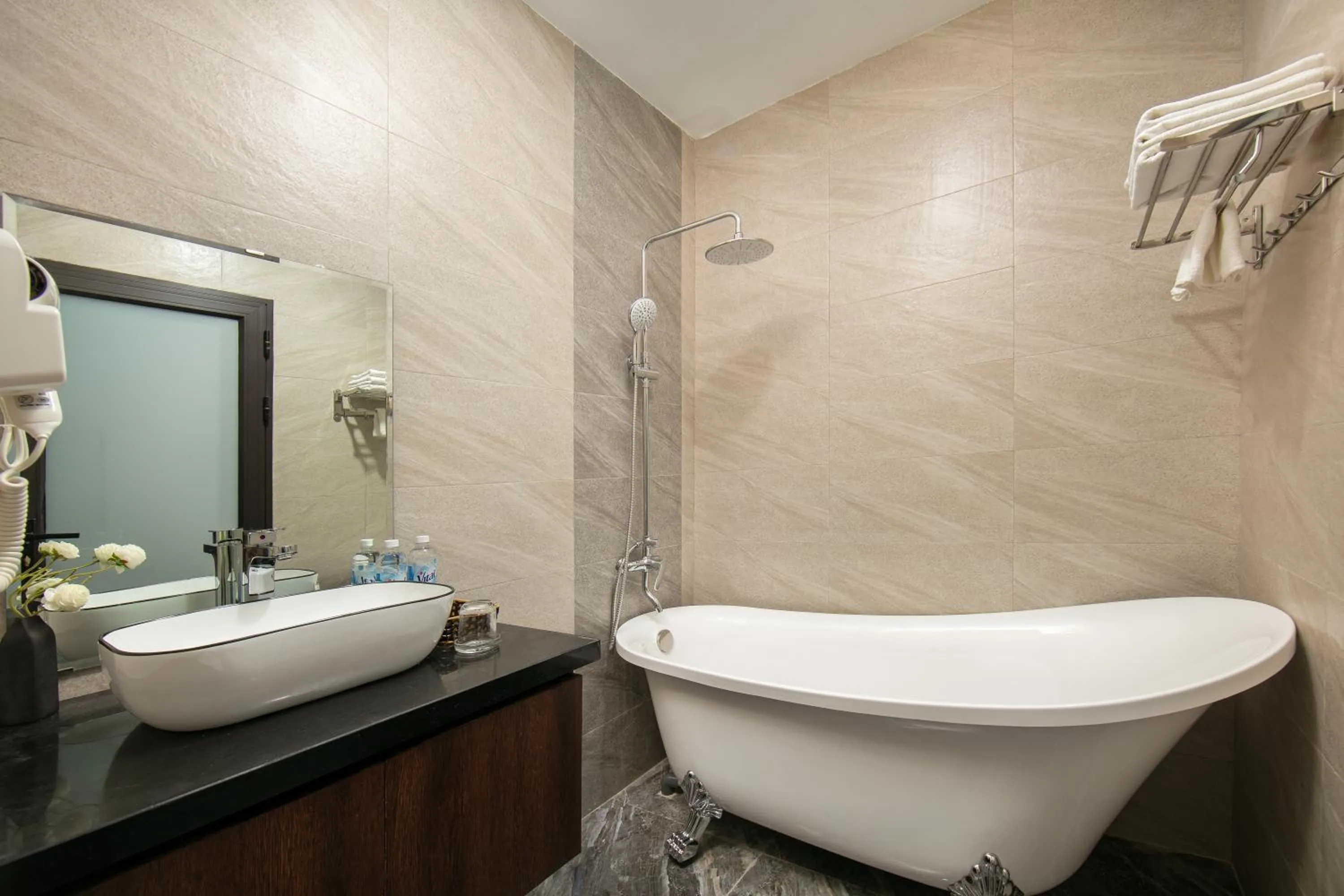 Shower in Nam Hai Hotel