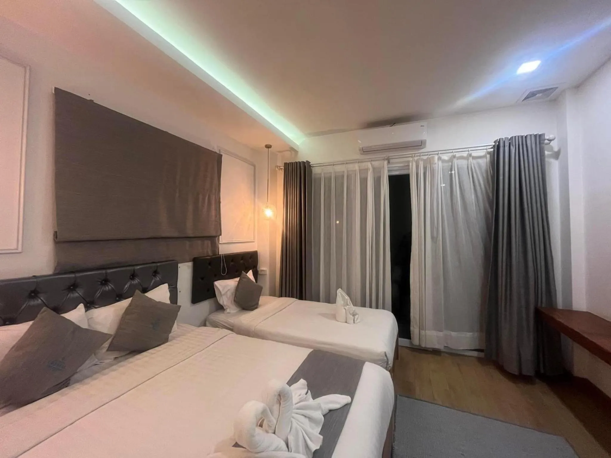 Bed in VangVieng Crystal Boutique Hotel