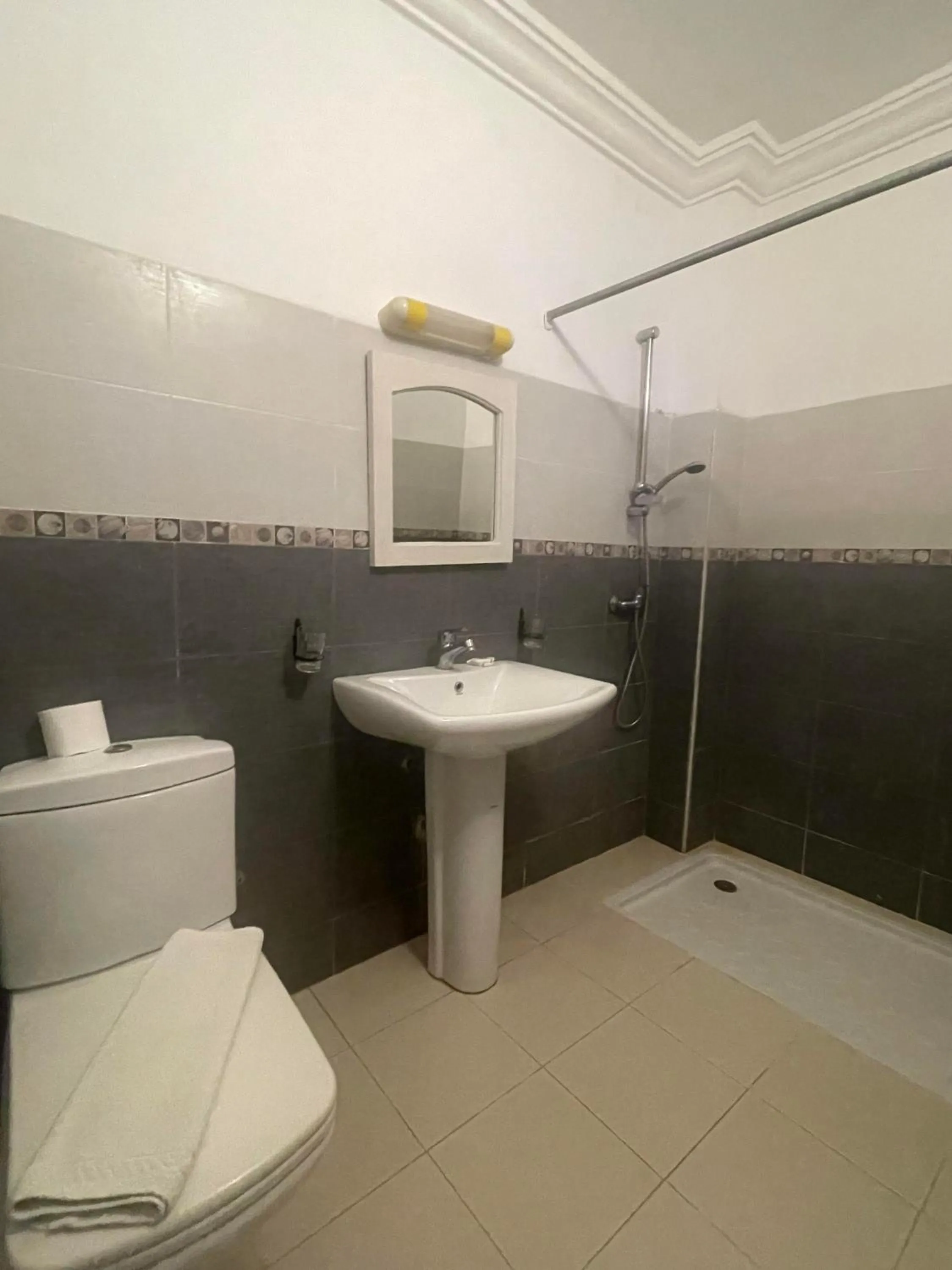 Shower in Riad Al Madina