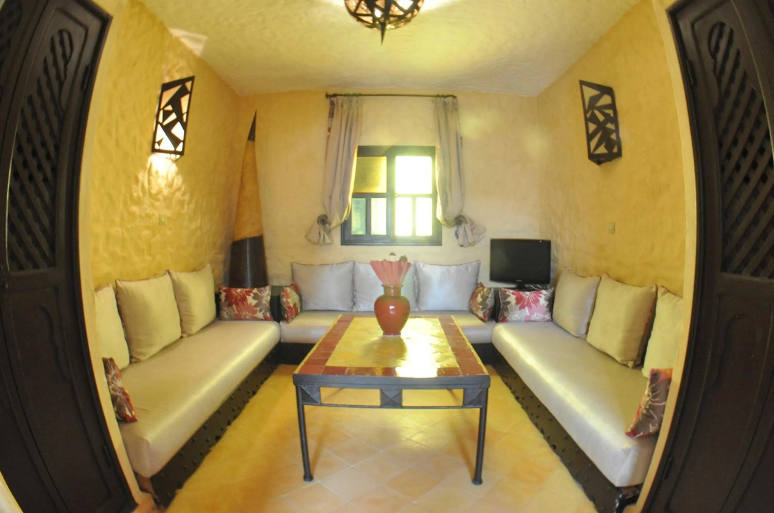 TV and multimedia in Riad Al Madina