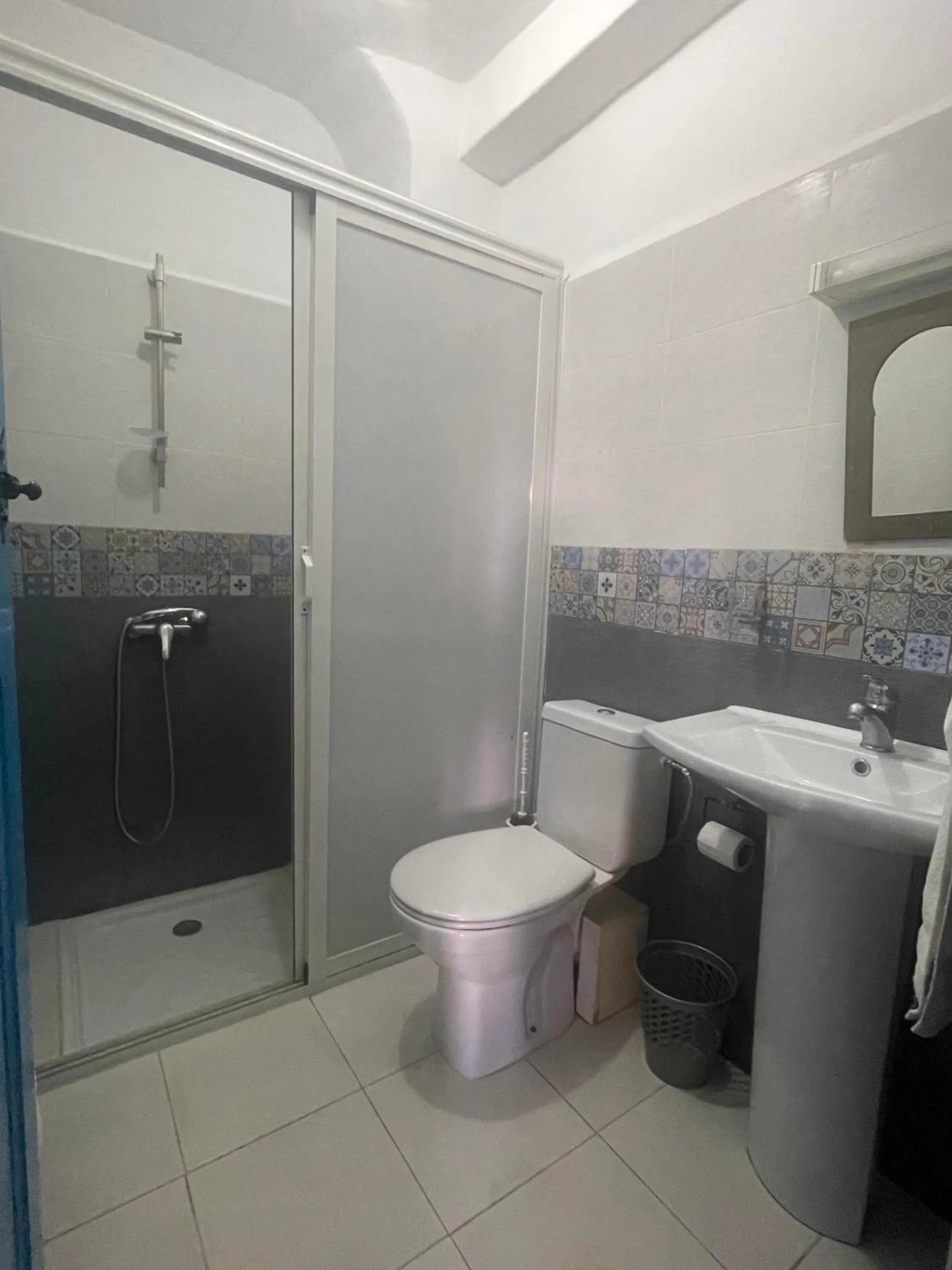 Shower in Riad Al Madina