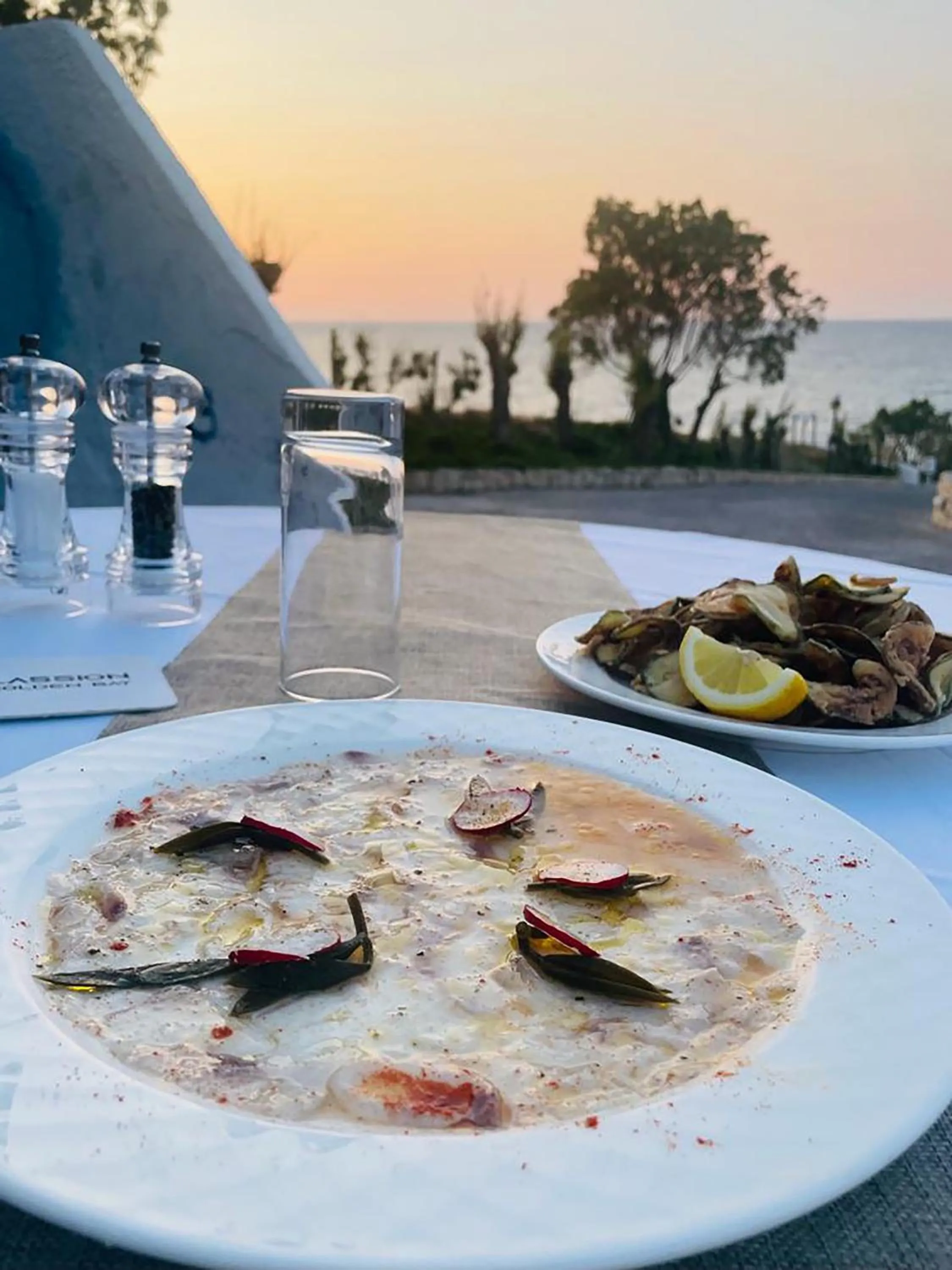 Restaurant/places to eat in Lassion Hotel