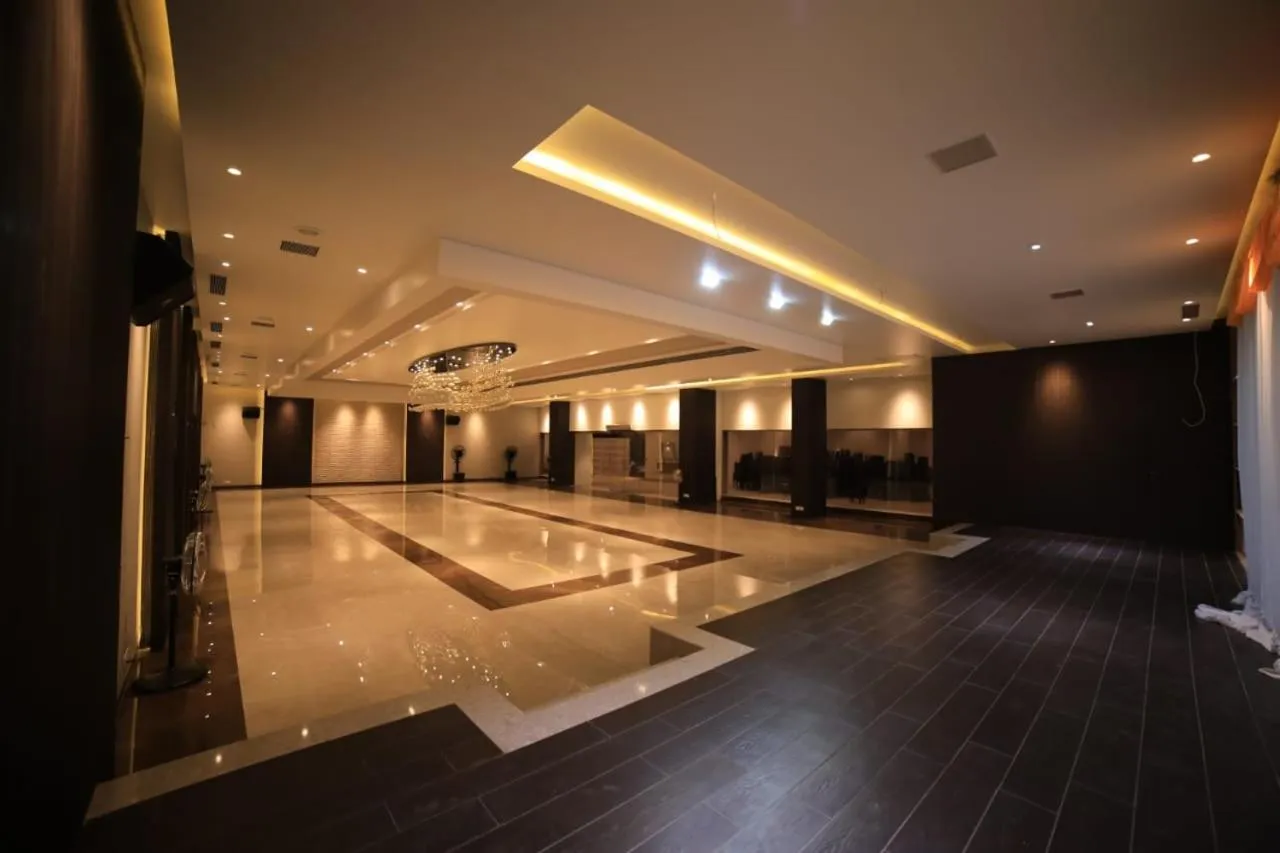 Banquet/Function facilities in Hotel Midland, Nanded