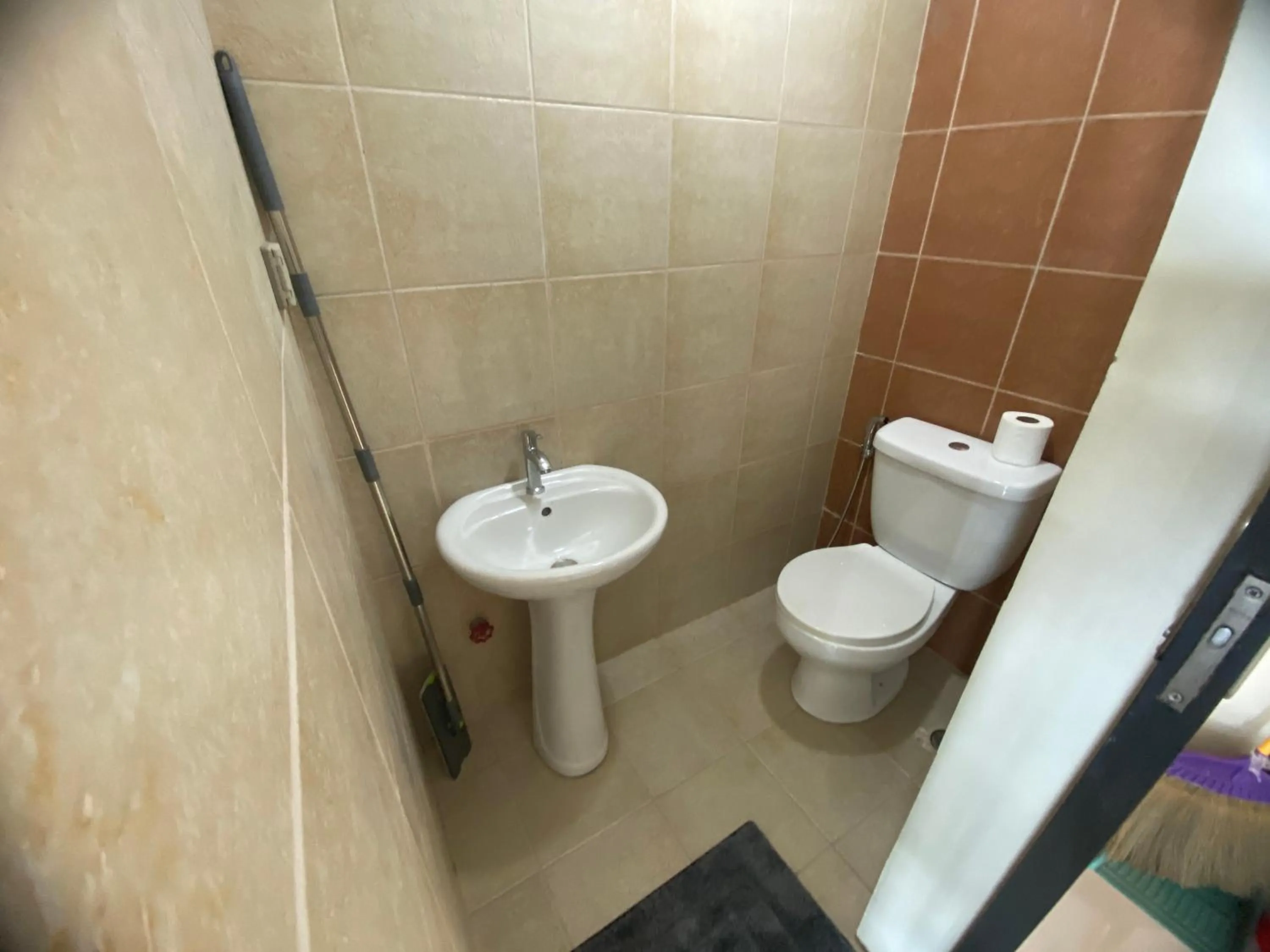 Cebu One Pavillion Place by P&J