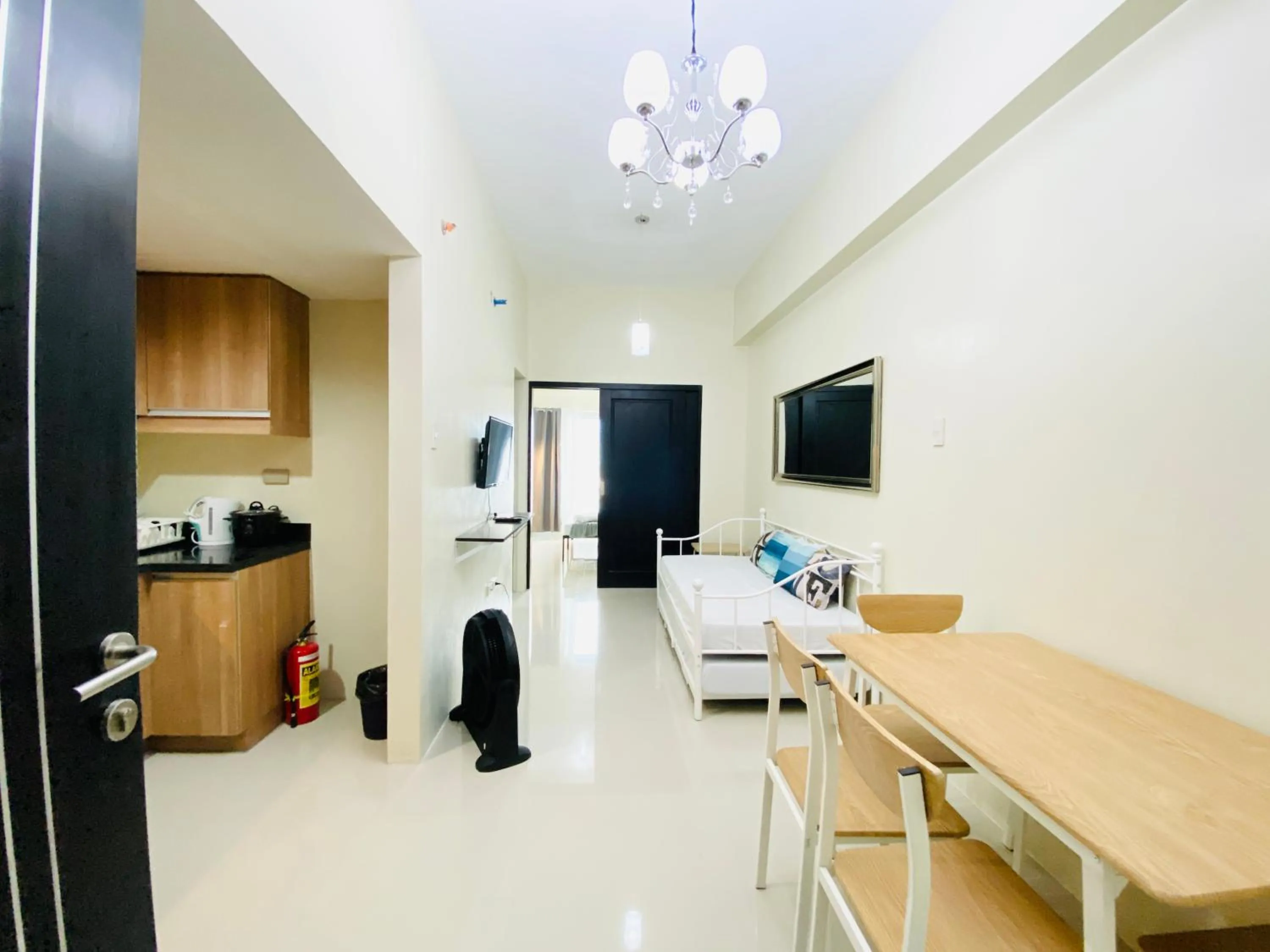 Cebu One Pavillion Place by P&J