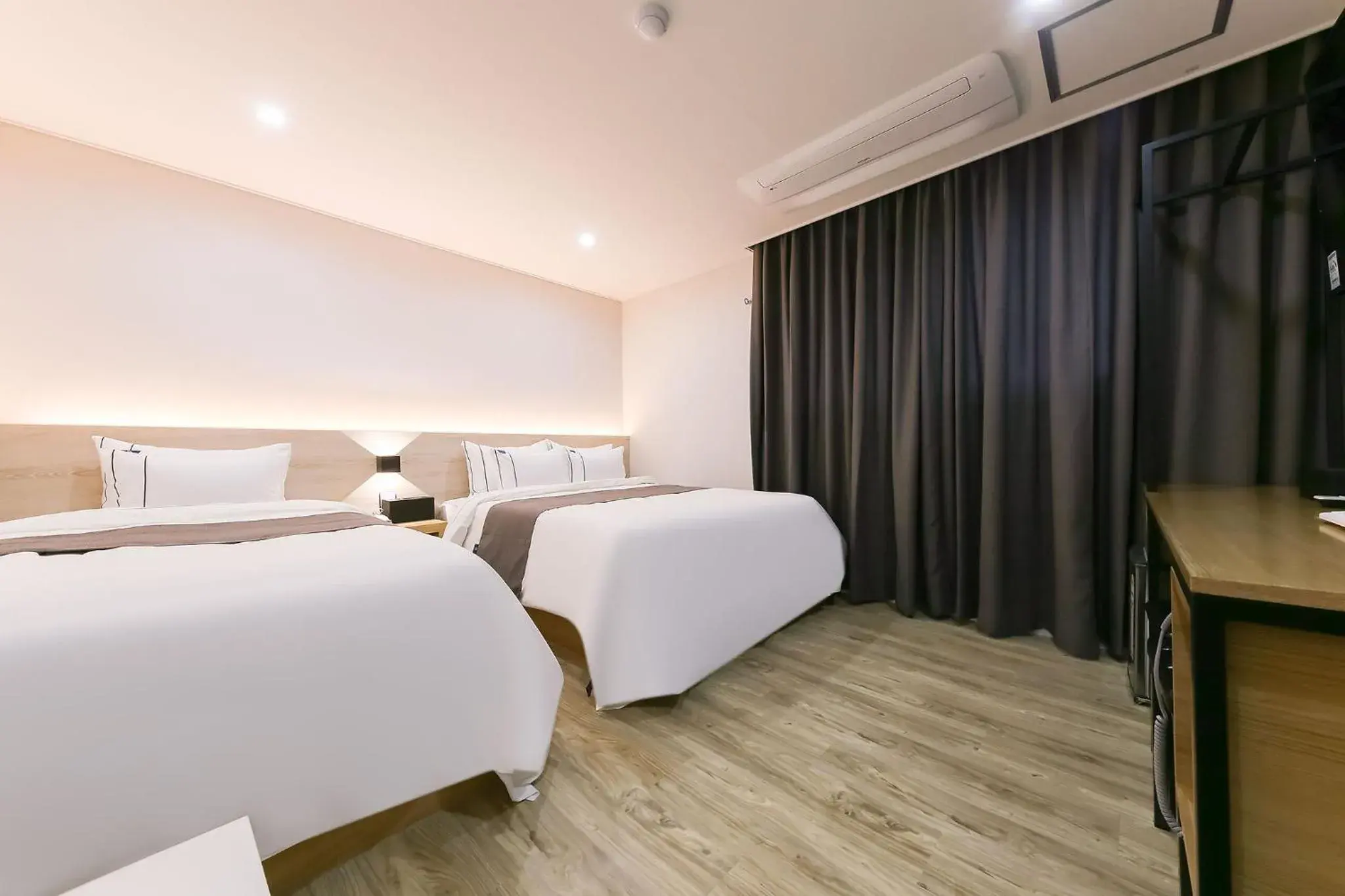 Standard Twin Room in Daejeon Yuseong Hotel Dret Standard Twin Room in Daejeon Yuseong Hotel Dret