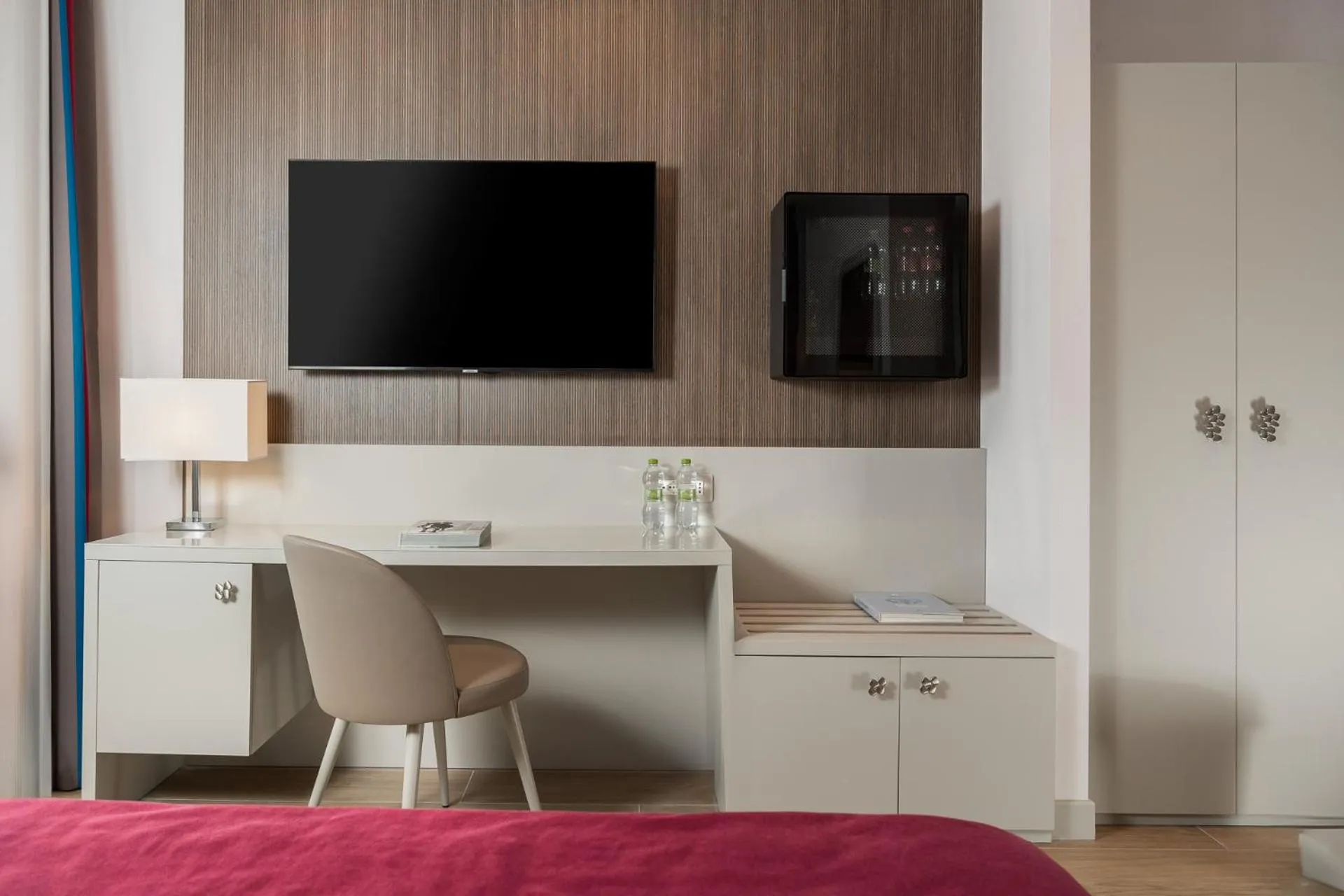 TV and multimedia in Hotel Titano