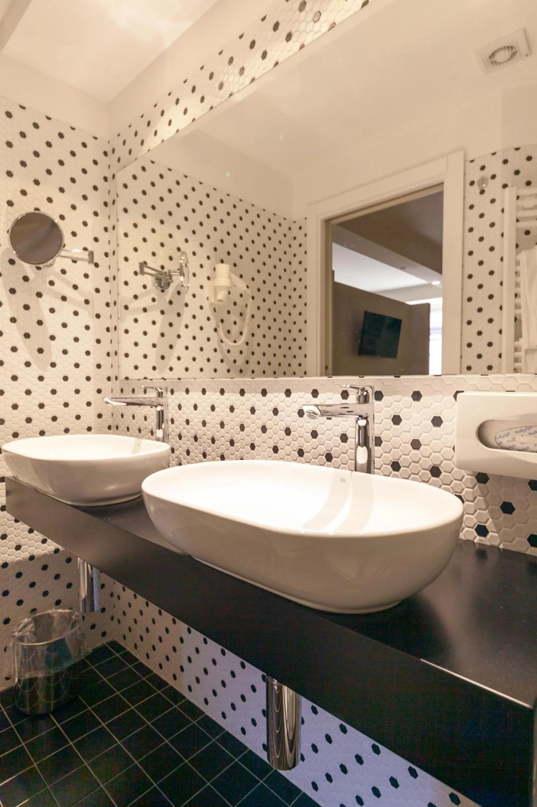 Bathroom in Hotel Titano