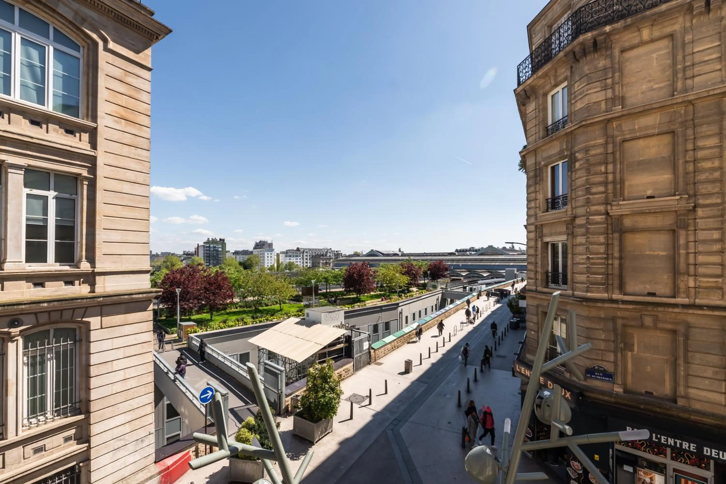 Neighbourhood in Hotel Bristol Nord Paris