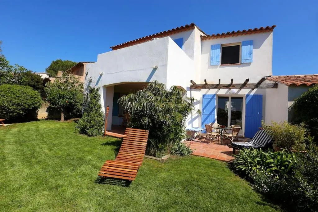 Villa Côté Mer, Provence style, near St Tropez