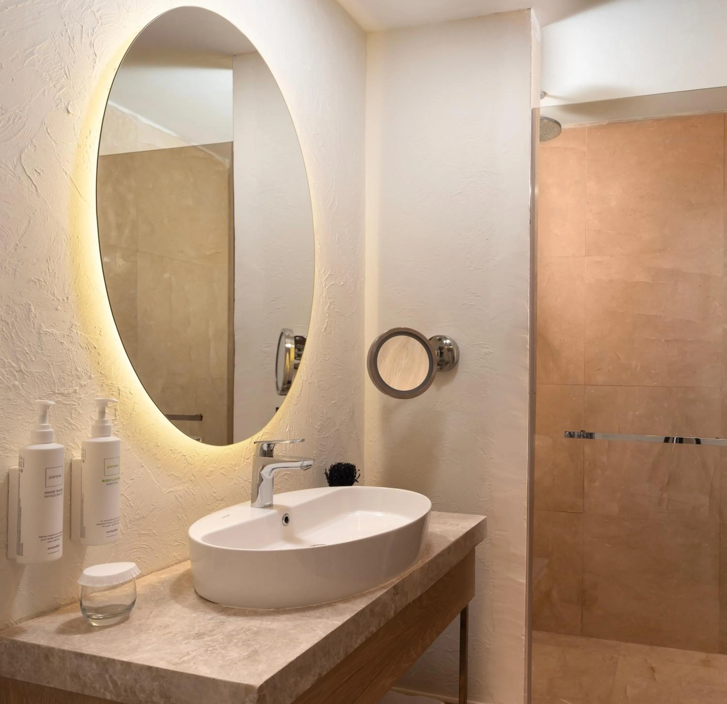 Shower in Swissôtel Living Bodrum