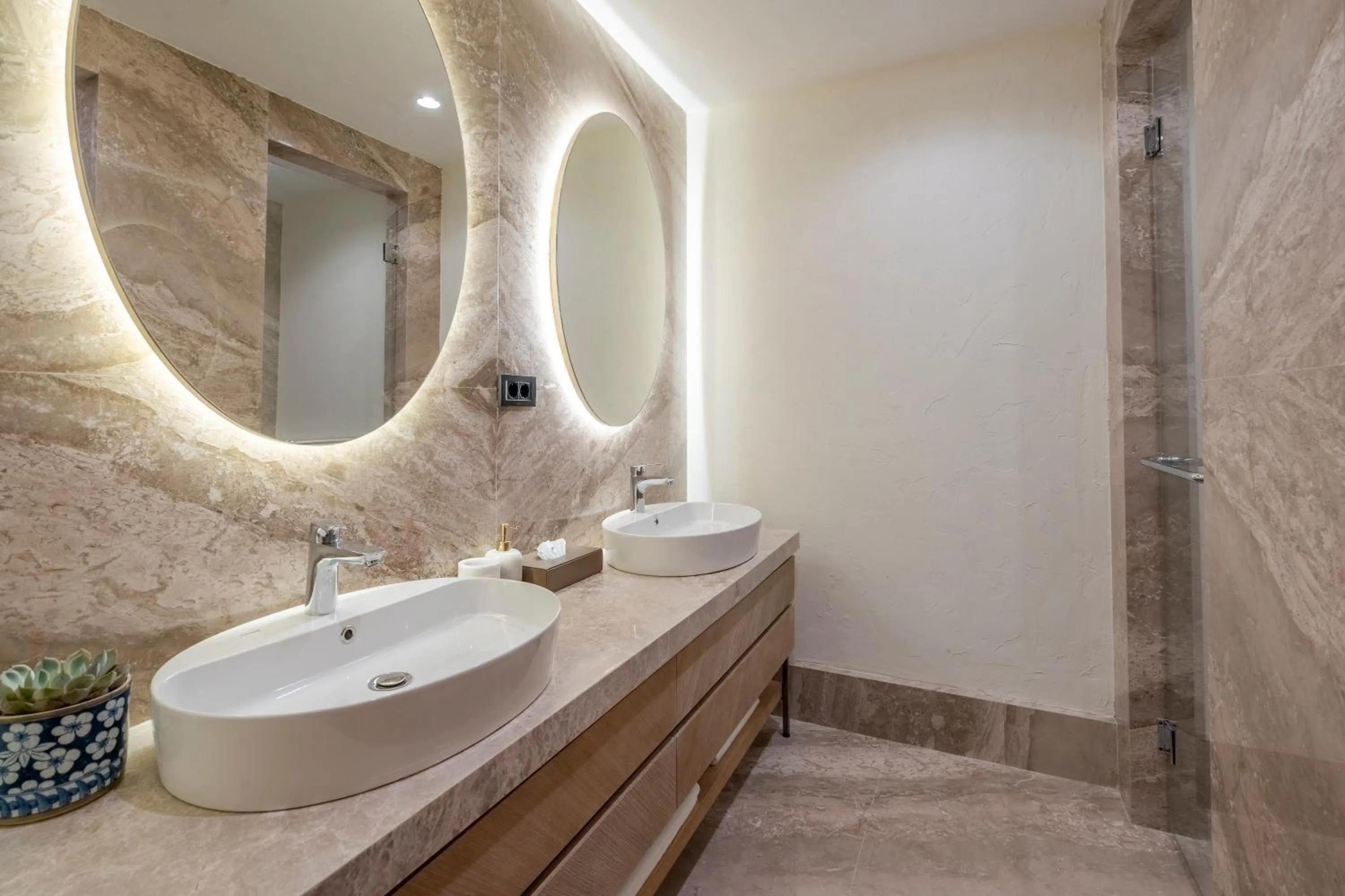 Shower in Swissôtel Living Bodrum