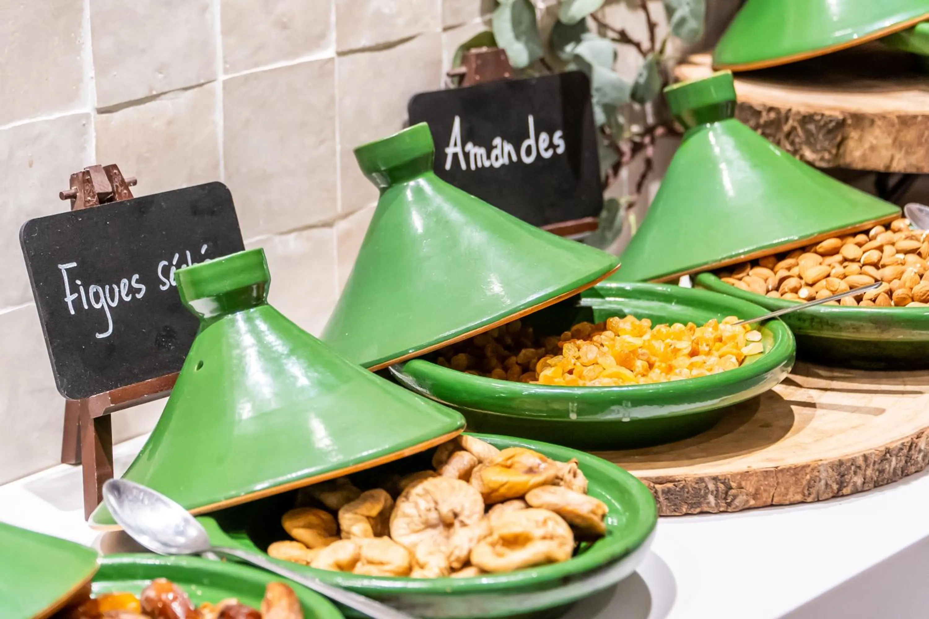 Breakfast in JM Suites Hotel Eco-Friendly Casablanca