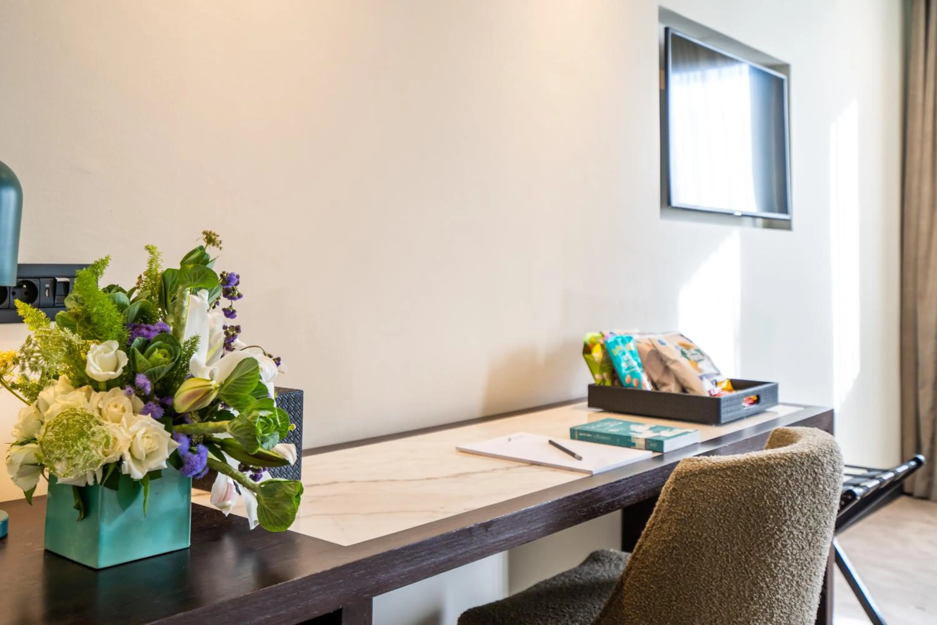 TV and multimedia in JM Suites Hotel Eco-Friendly Casablanca