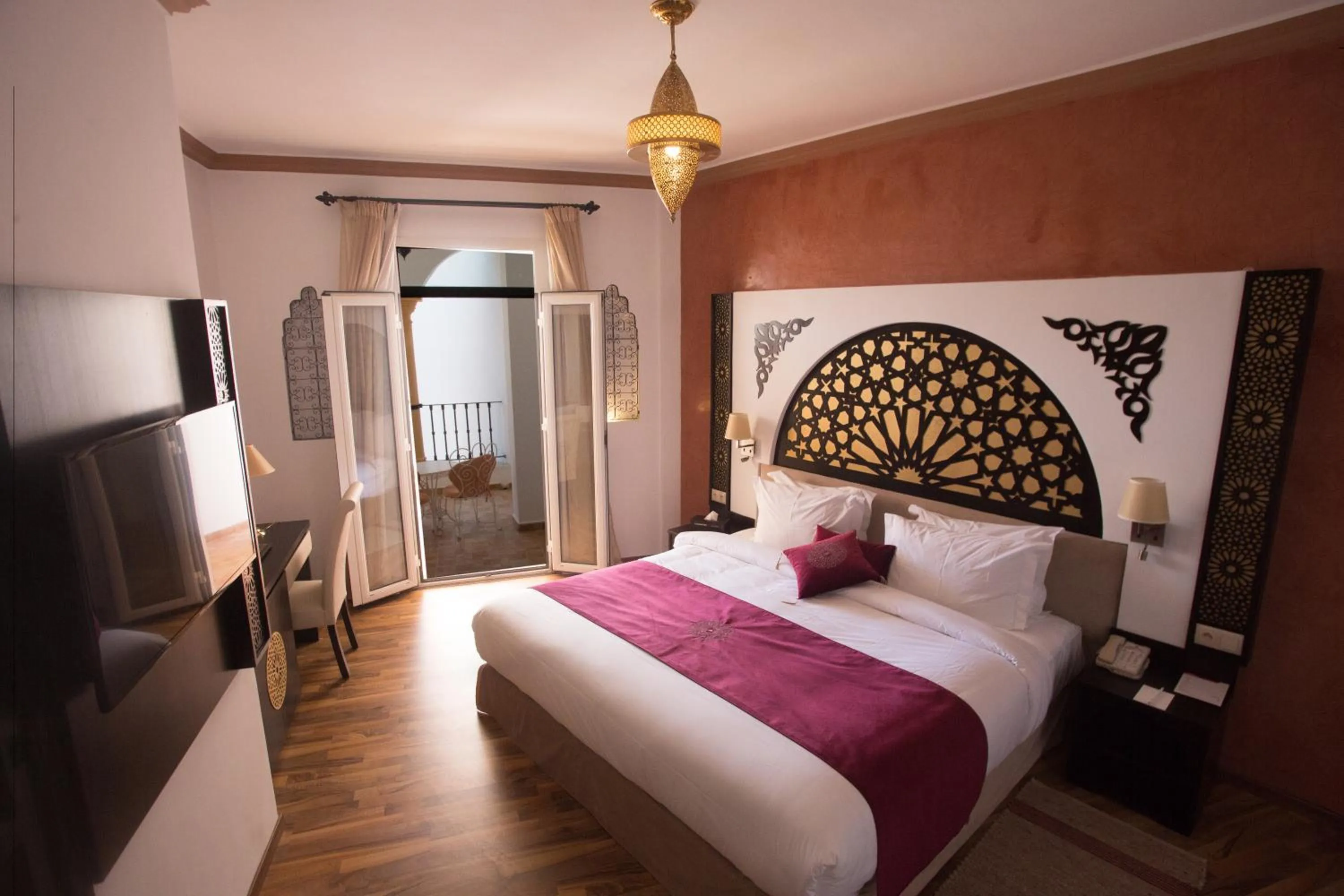 Bedroom, Bed in El Minzah Hotel