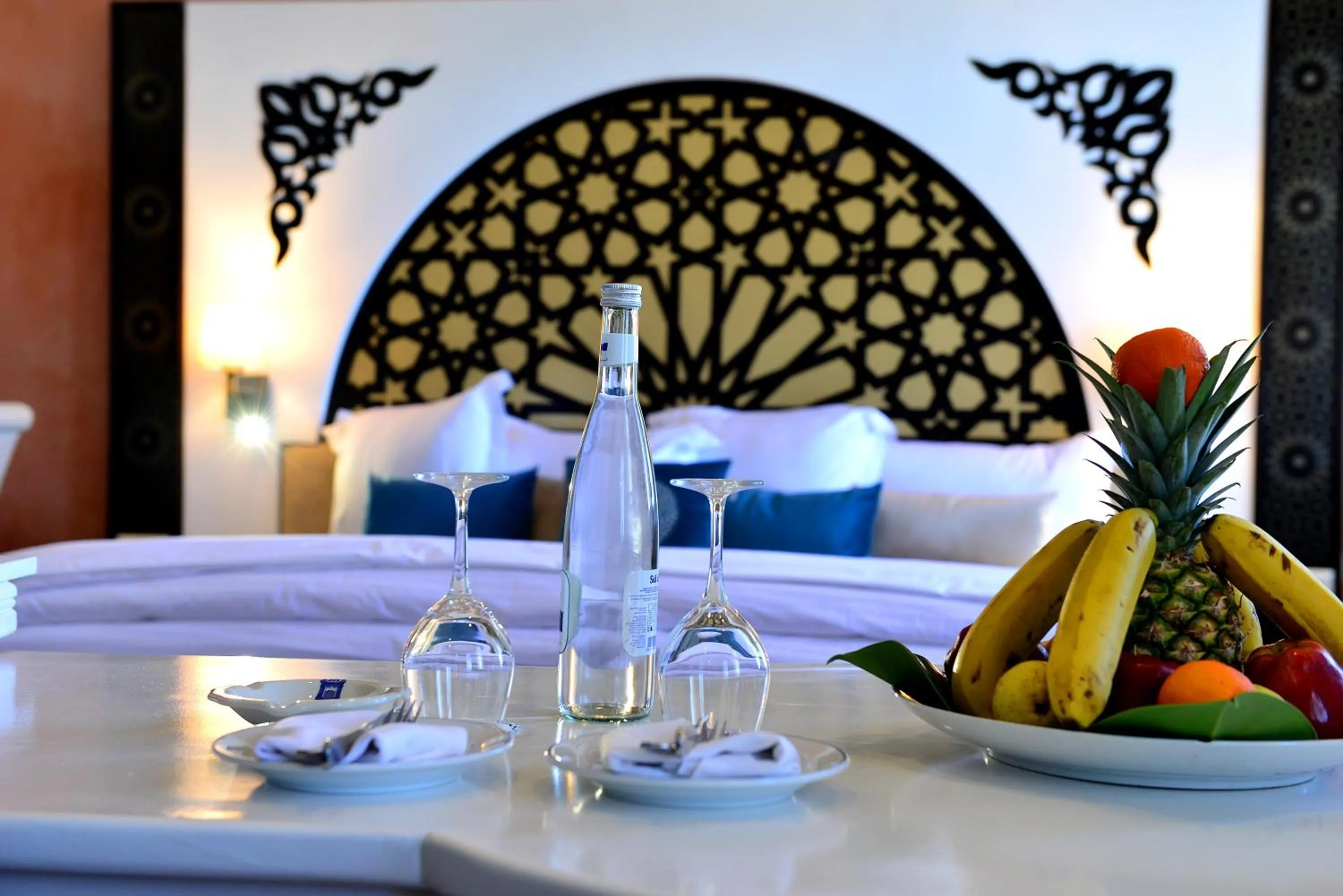 Bedroom, Bed in El Minzah Hotel