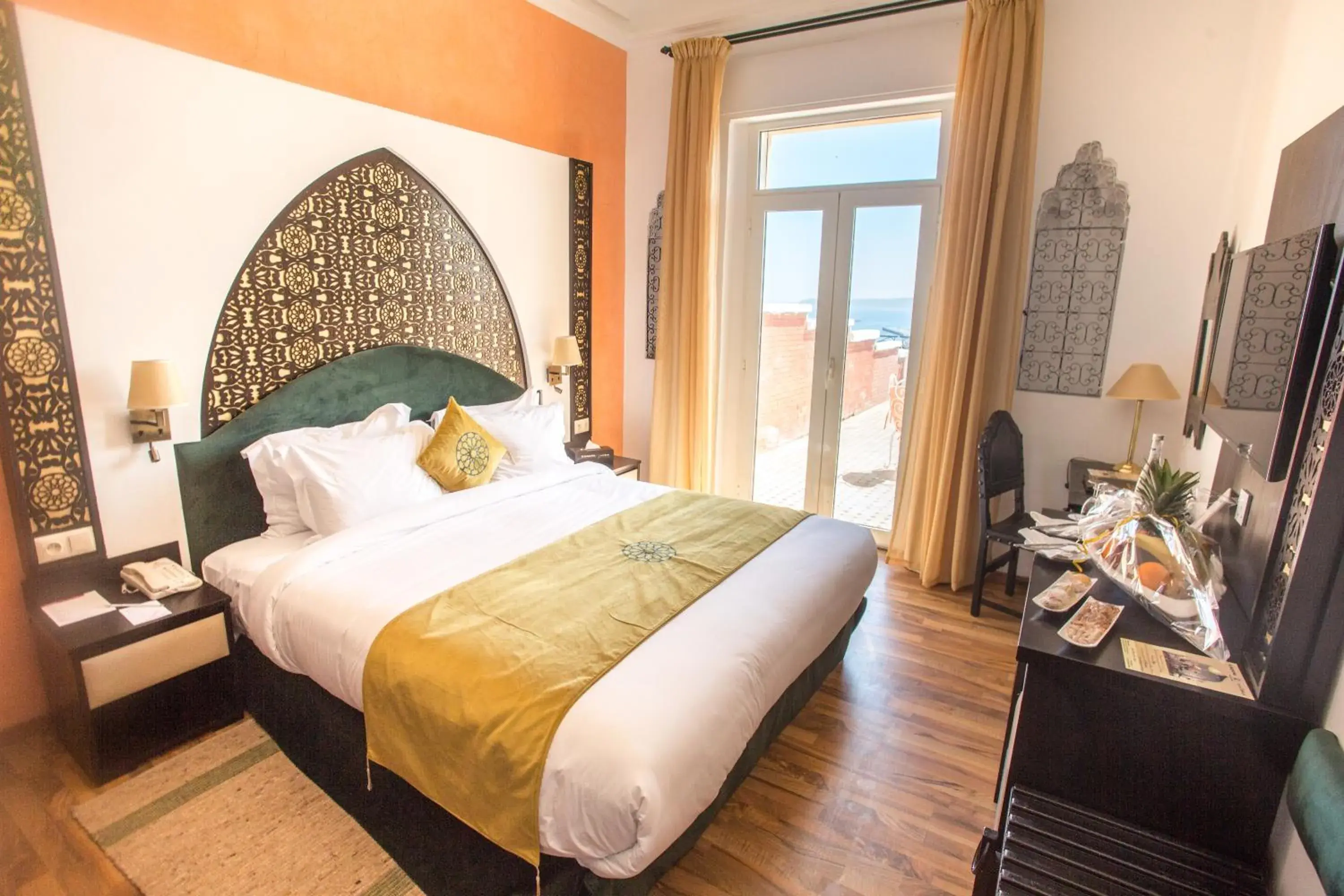 Bed in El Minzah Hotel