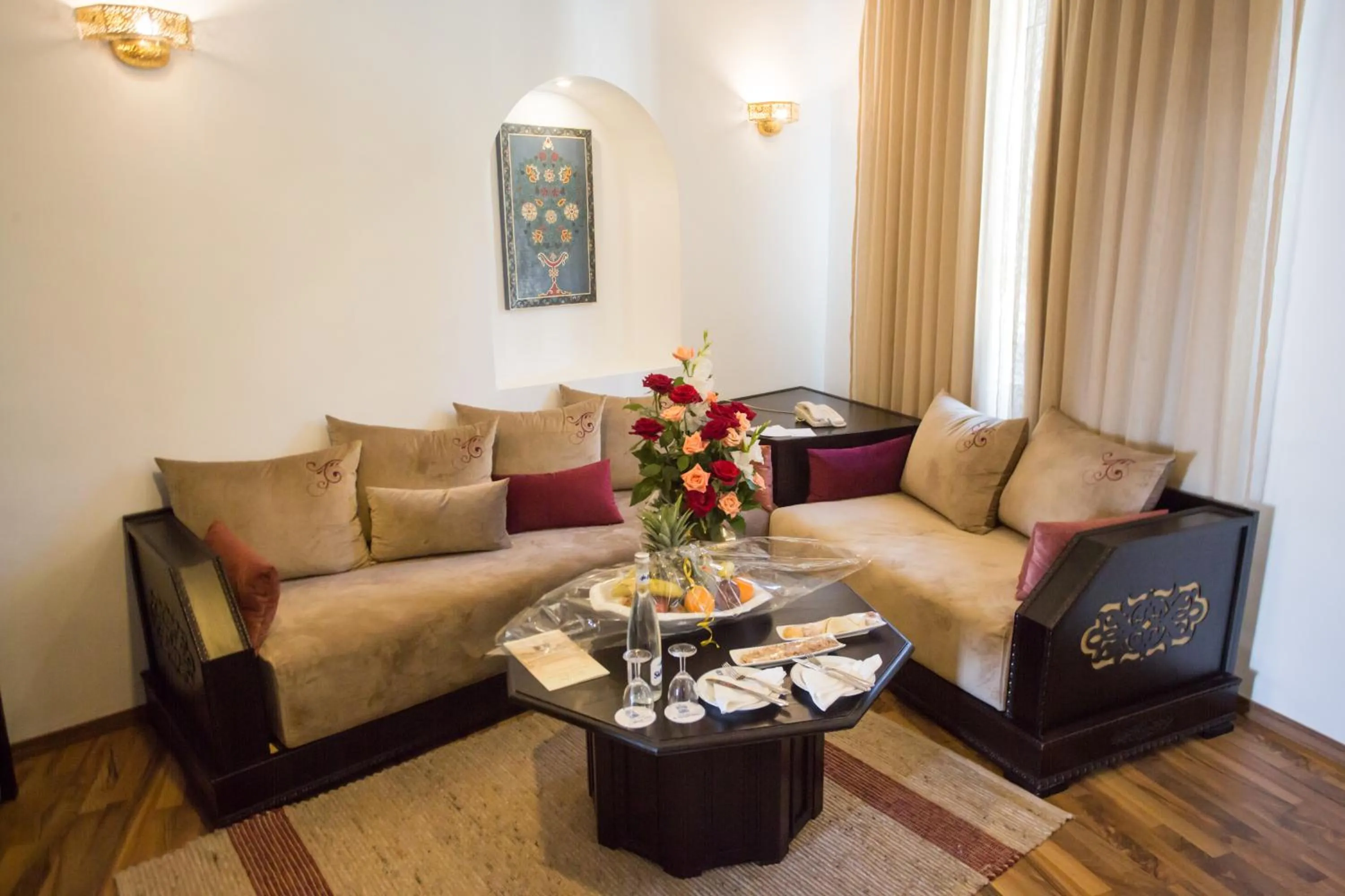 Living room in El Minzah Hotel