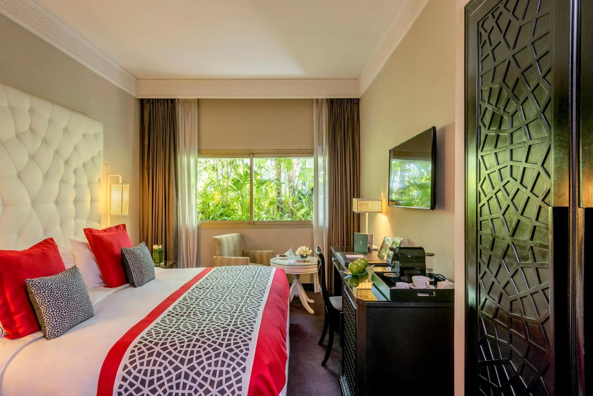 Bed in La Tour Hassan Palace