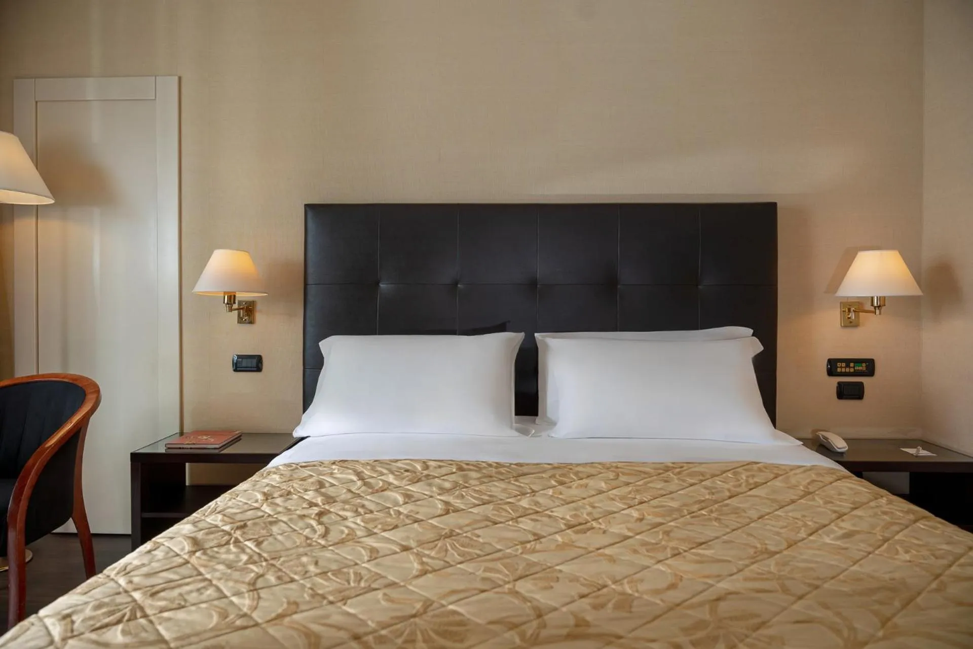 Bed in Grand Hotel San Marino