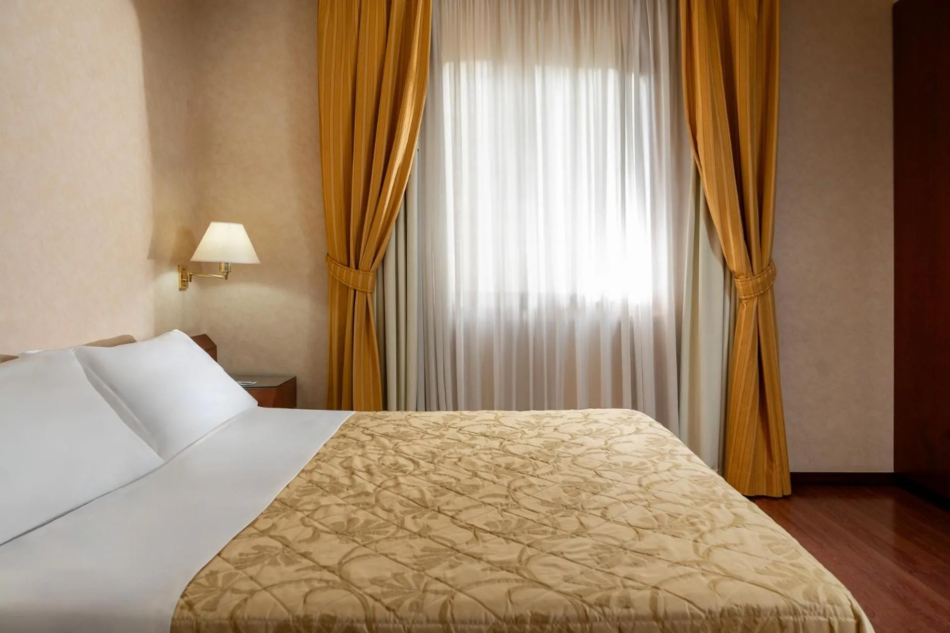 Bed in Grand Hotel San Marino