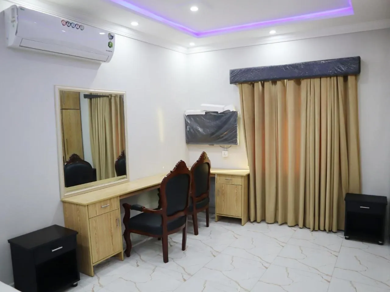 TV and multimedia in Hotel Orange One