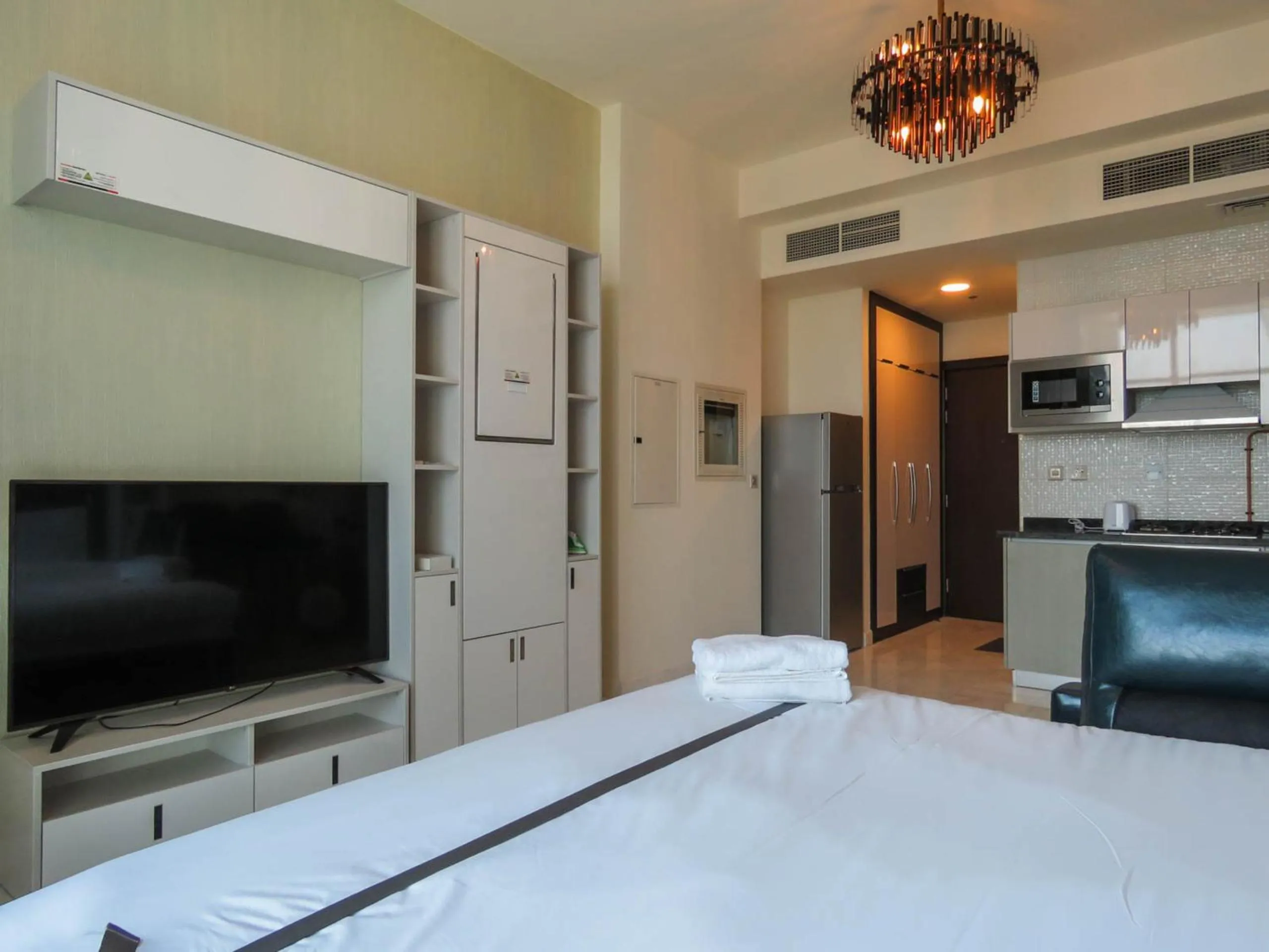TV and multimedia, TV/Entertainment Center in OYO 943 Home Bayz Danube studio