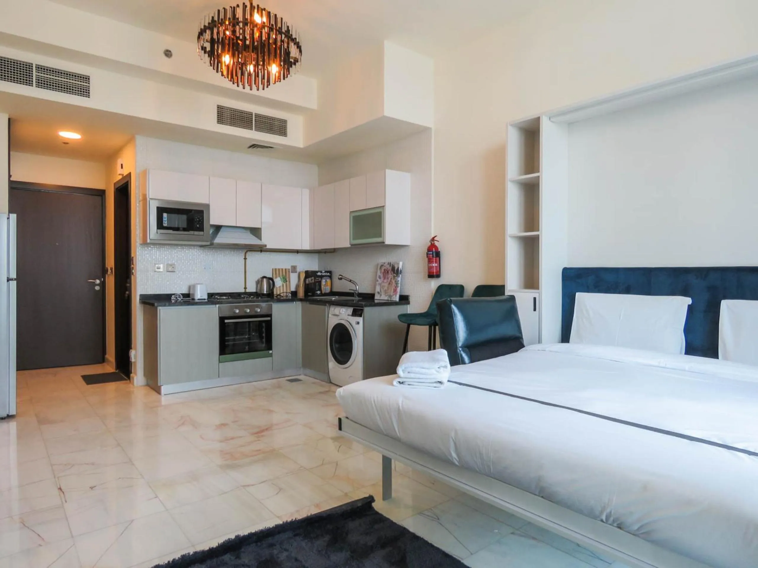 Kitchen or kitchenette, Kitchen/Kitchenette in OYO 943 Home Bayz Danube studio