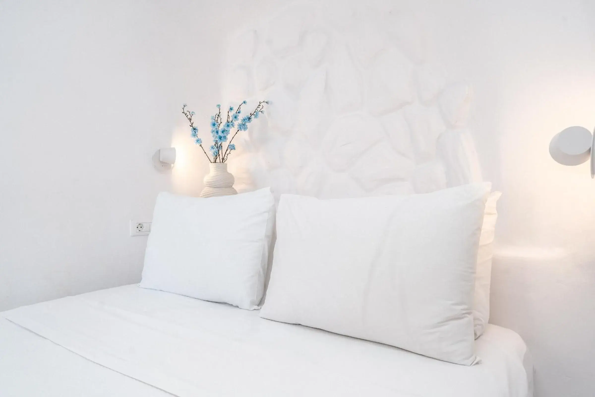 Junior Villa with outdoor heated plunge and sea view in Nano Oia Canaves Junior Villa with outdoor heated plunge and sea view in Nano Oia Canaves