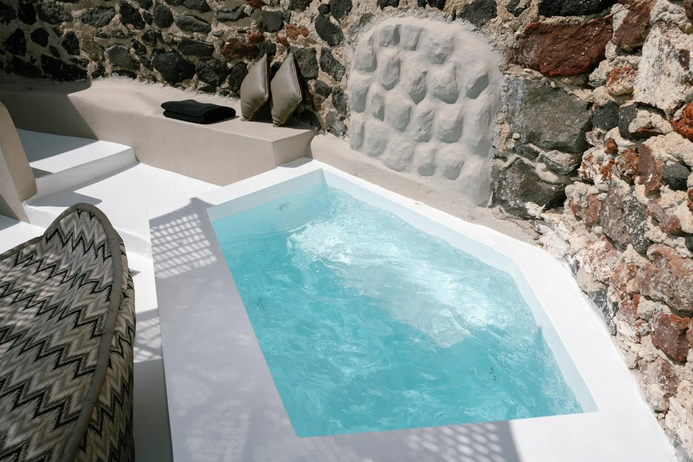 Hot Tub in Nano Oia Canaves