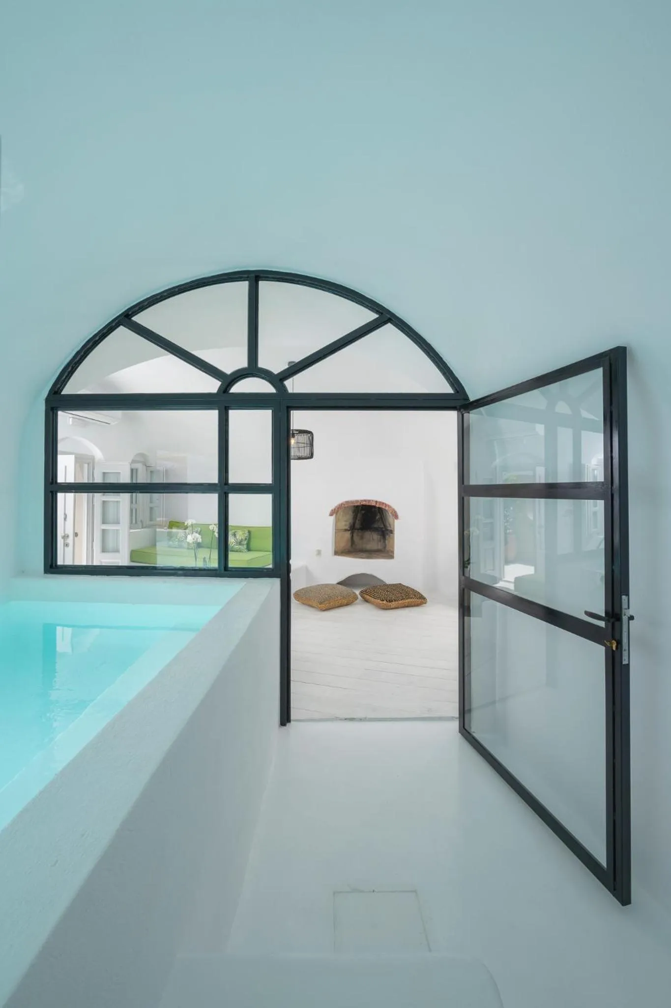 Hot Tub in Nano Oia Canaves