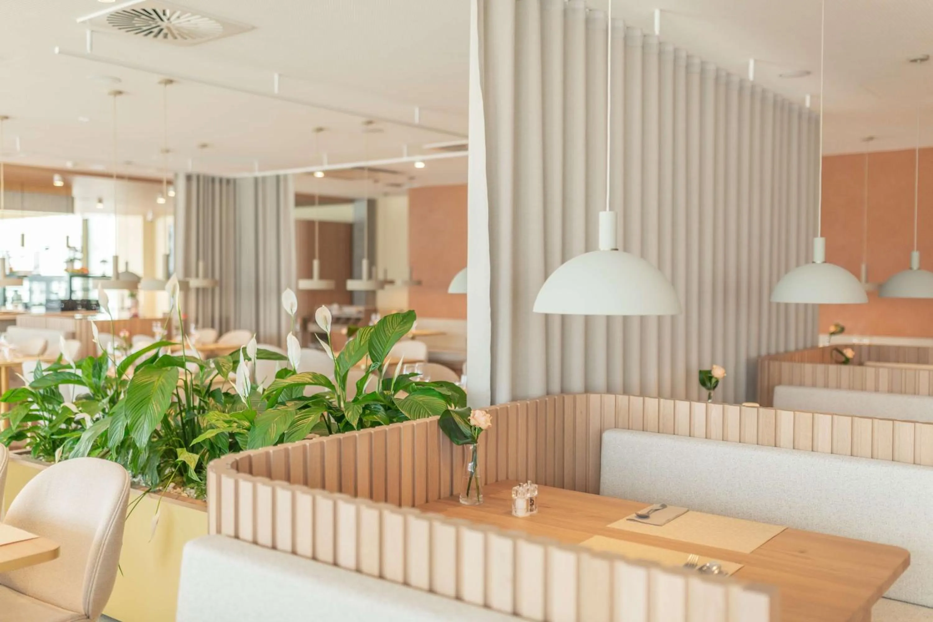 Restaurant/places to eat in YOTEL Geneva Lake