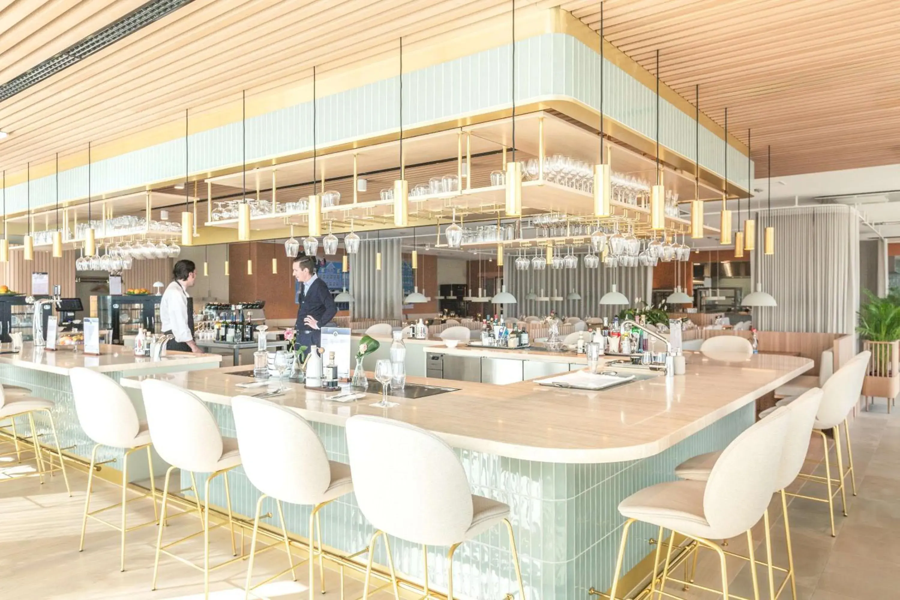 Restaurant/places to eat in YOTEL Geneva Lake Restaurant/places to eat in YOTEL Geneva Lake