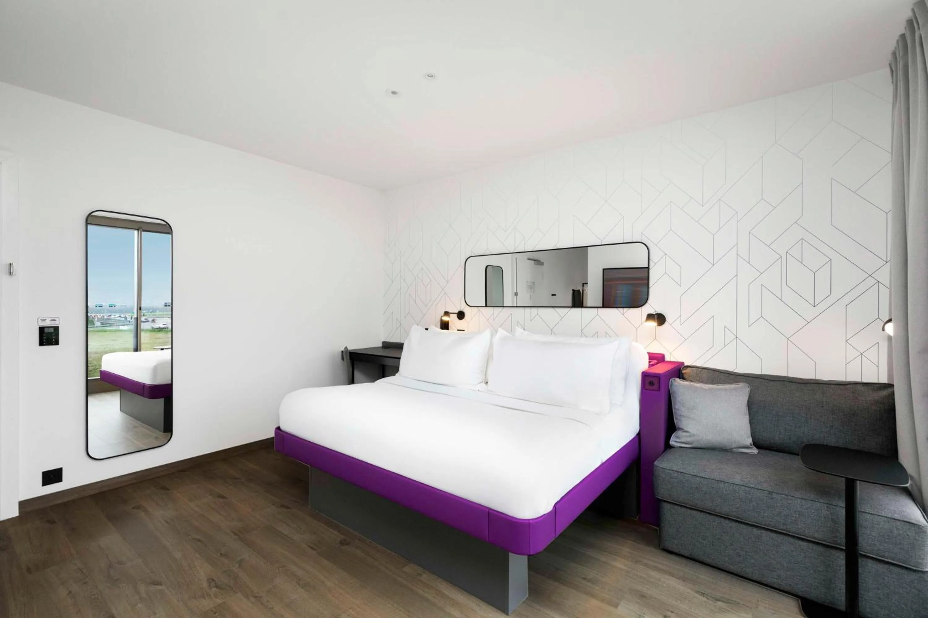 Bedroom, Bed in YOTEL Geneva Lake