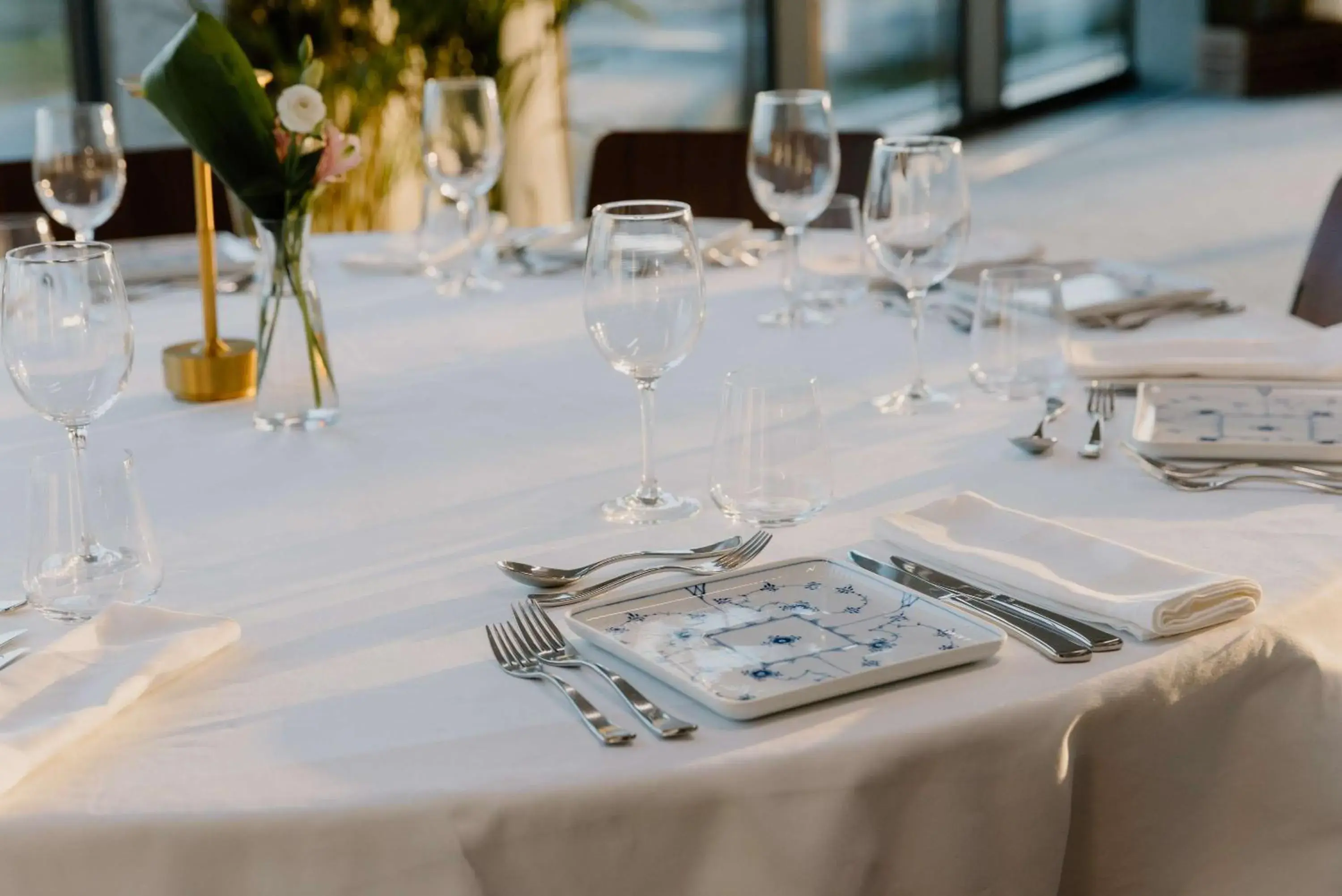 Lounge or bar in YOTEL Geneva Lake Lounge or bar in YOTEL Geneva Lake