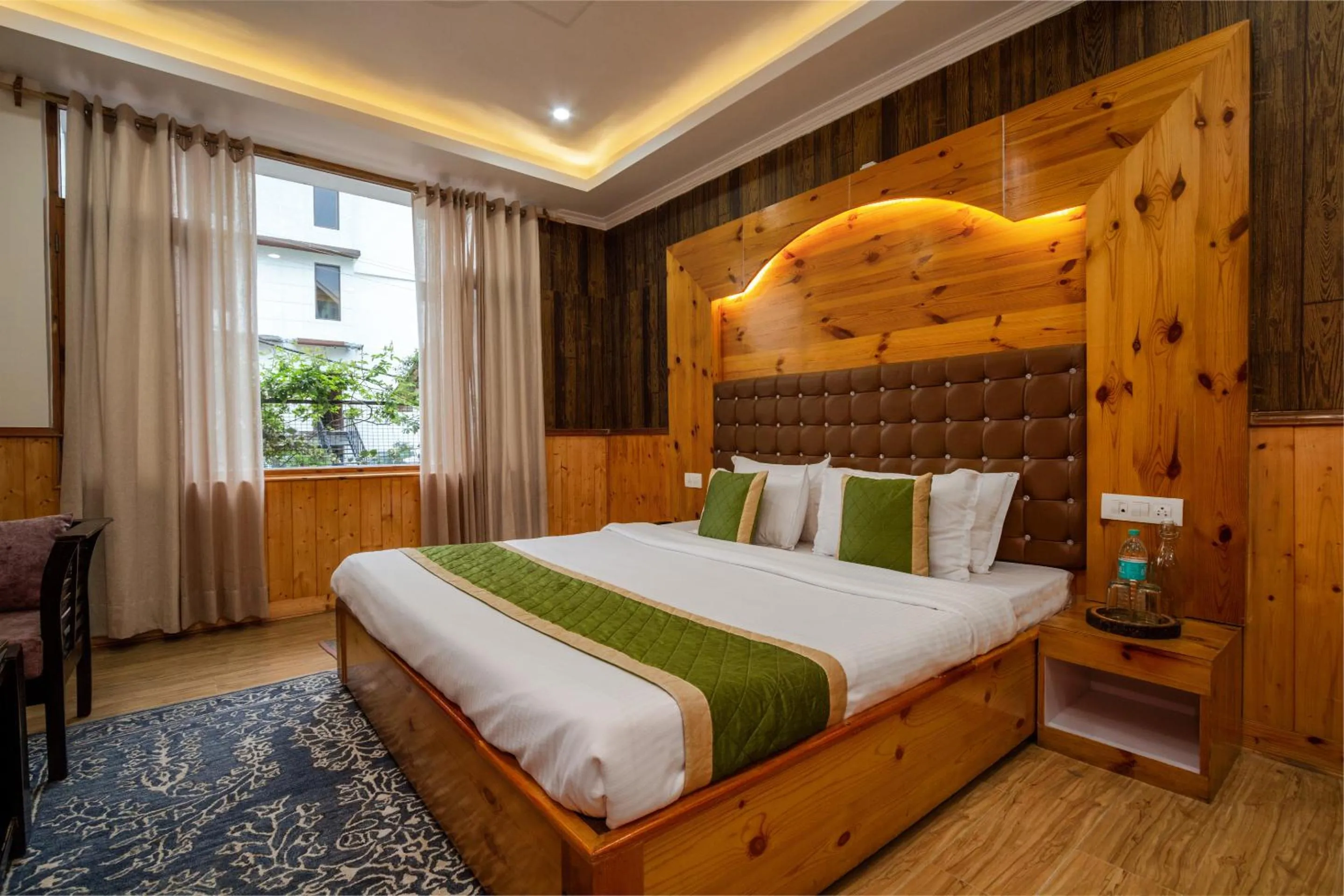 Bed in Tripli Hotels Conifer Wood Cottage
