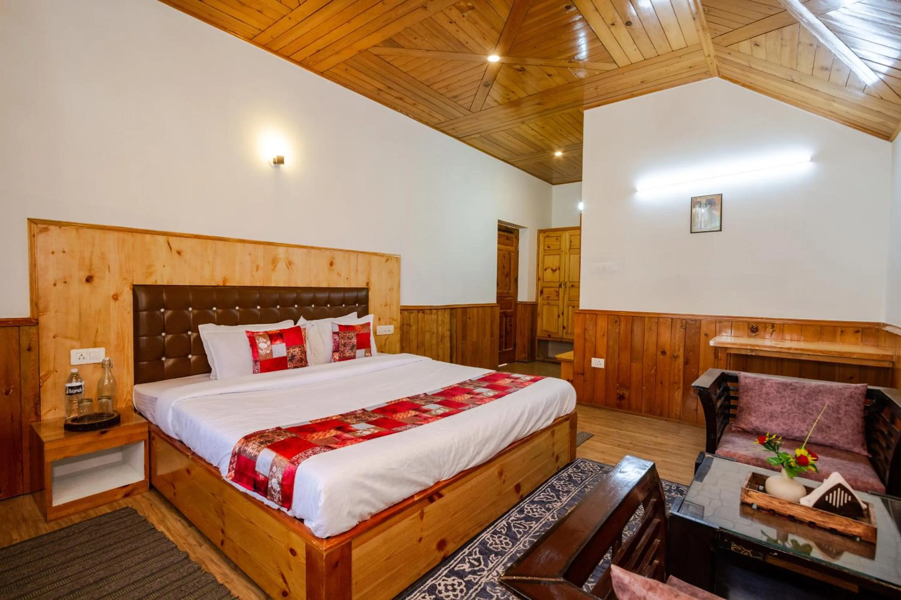 Bed in Tripli Hotels Conifer Wood Cottage