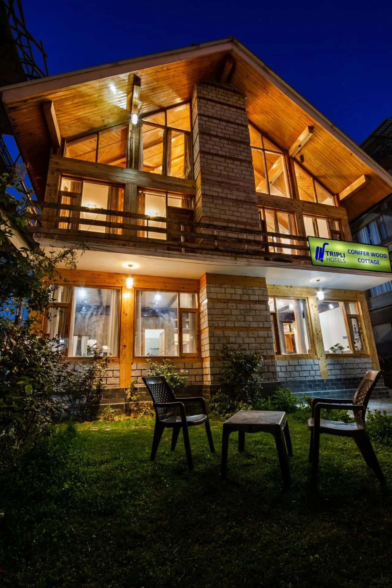 Facade/entrance in Tripli Hotels Conifer Wood Cottage