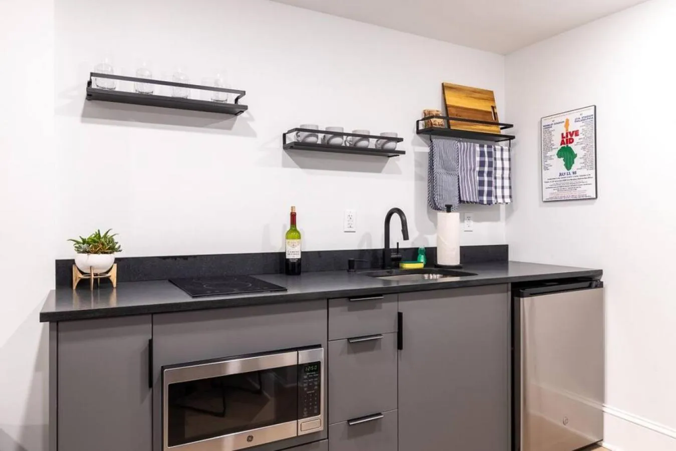 Kitchen or kitchenette in Thena Hotel - Spacious 1 Bedroom